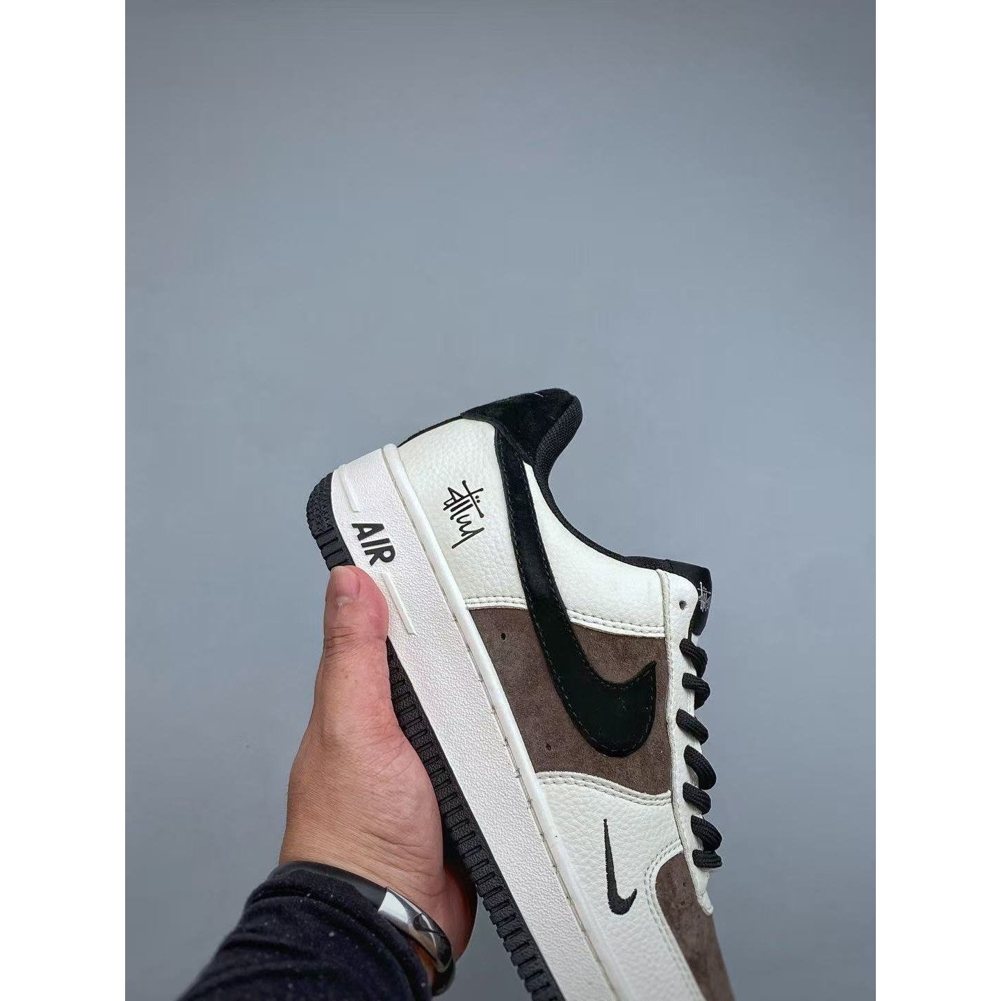 <p>Nike Air Force1 07 low &nbsp;联名款 112</p>