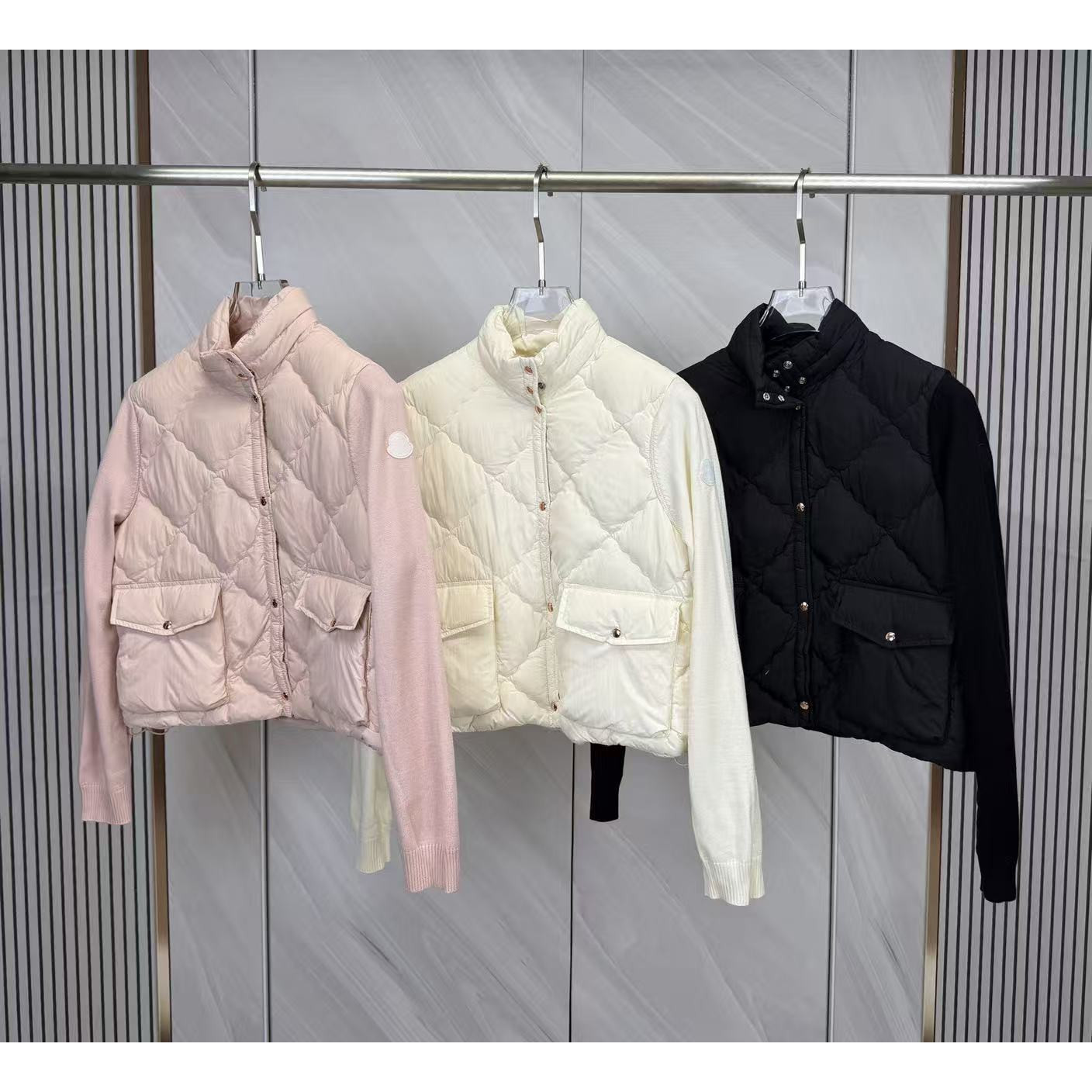<p>Moncler 针织拼接羽绒服(黑)</p>