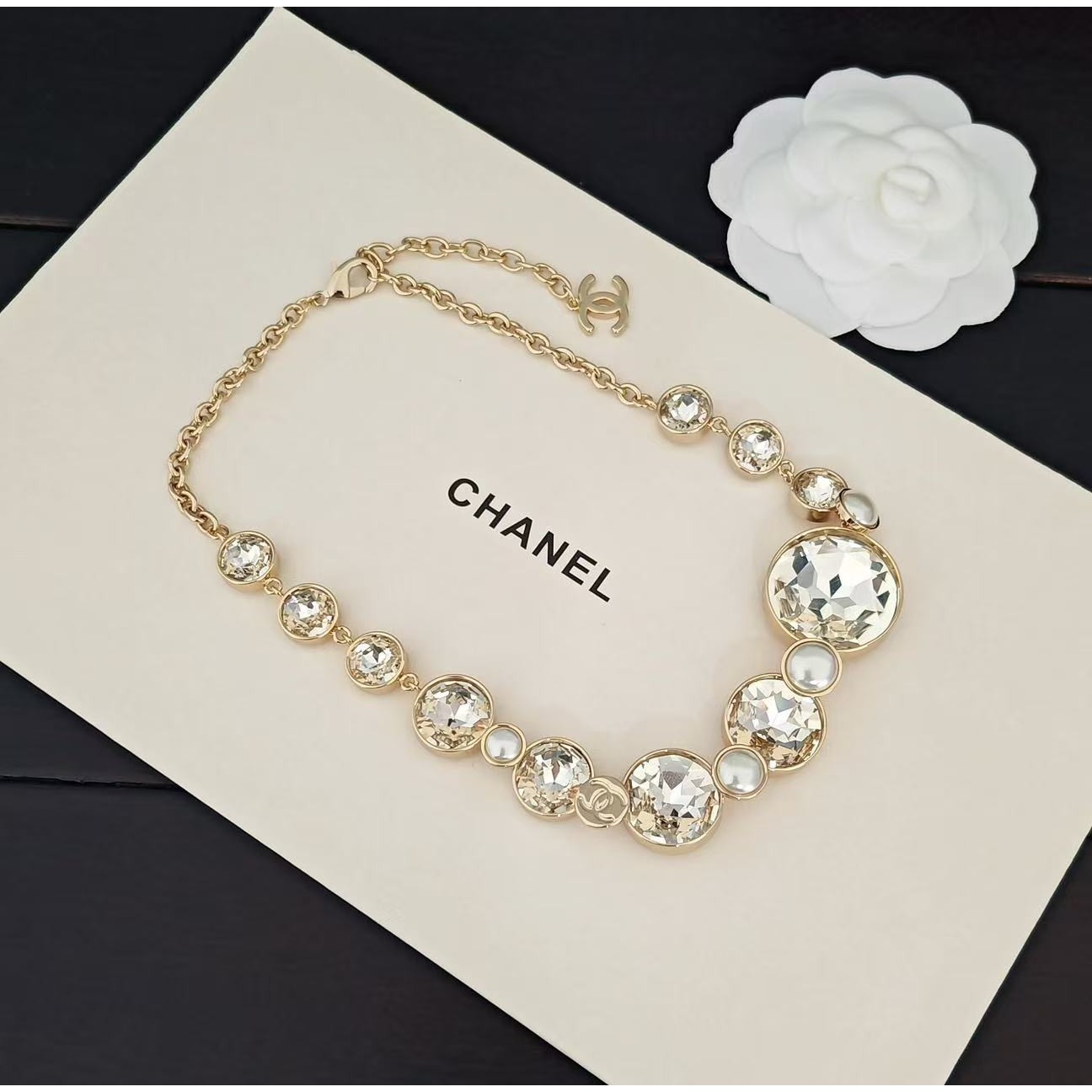 <p>CHANEL 水晶项链</p>