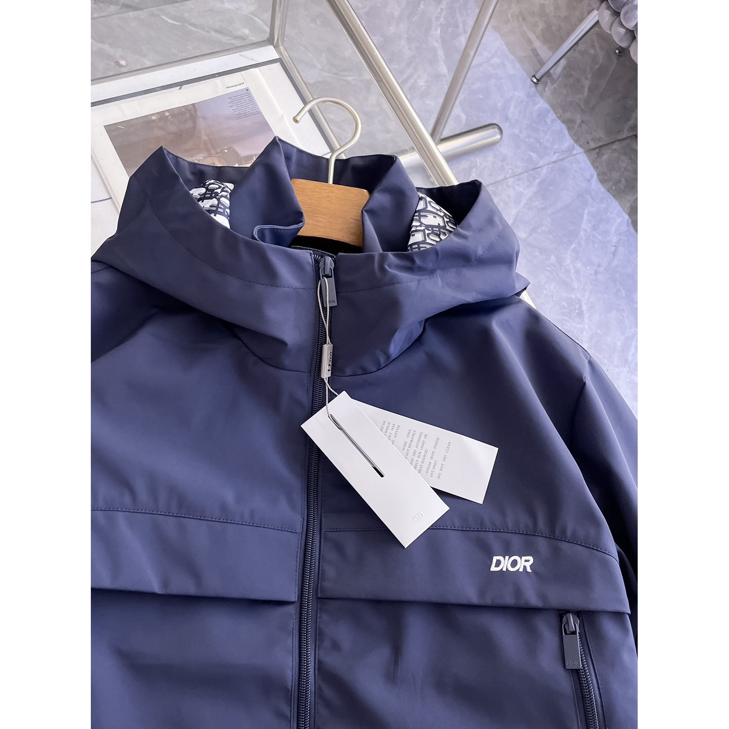 <p>DIOR 男士夹克外套(藏青)</p>