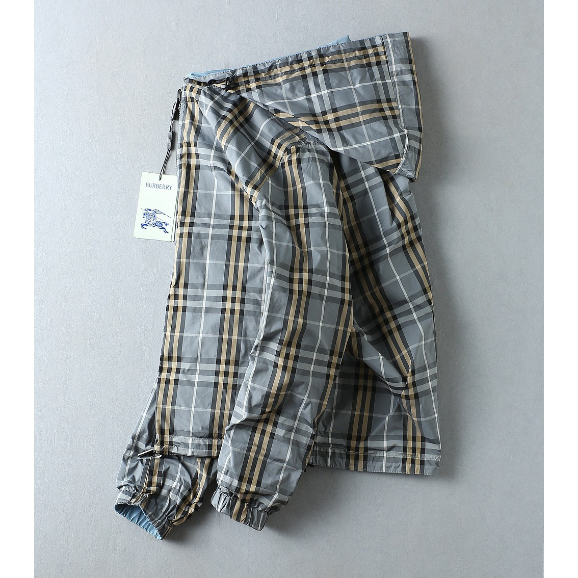 <p>BURBERRY 夹克外套(时尚设计师款)(天藍)</p>