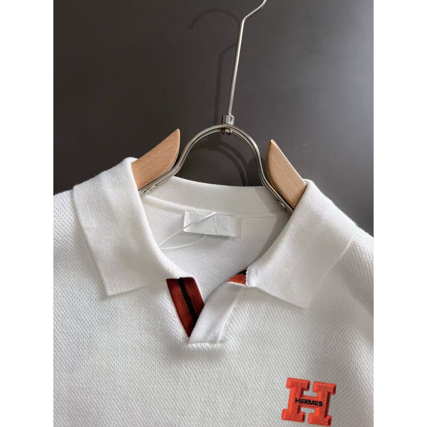 <p>HERMES 秋冬官网最新毛衣(白)</p>