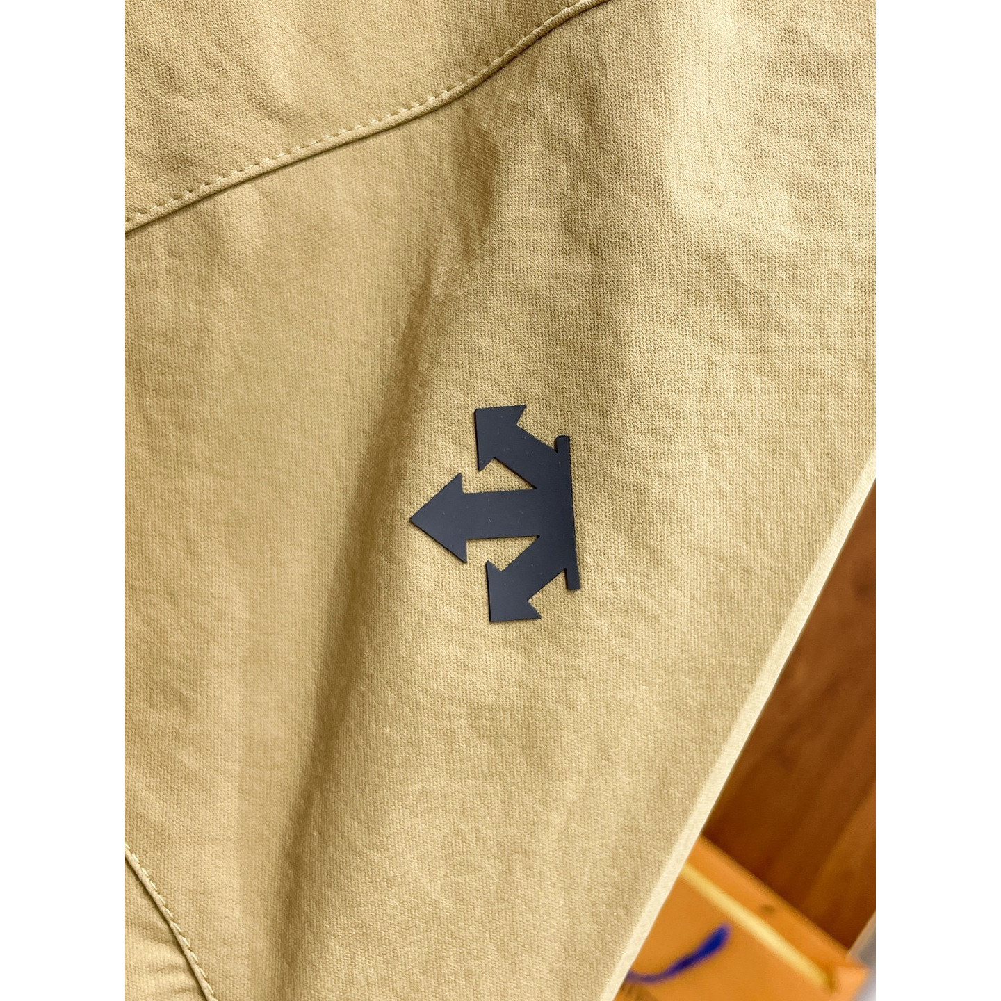 <p>Descente 休闲短裤(卡其)</p>