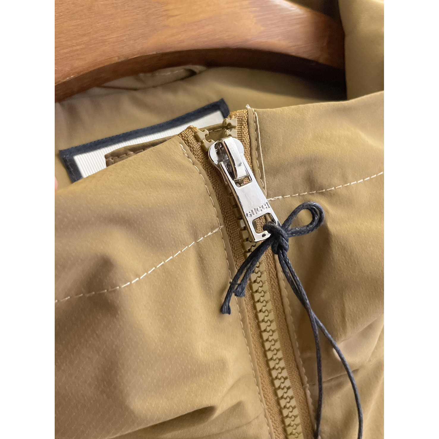 <p>GUCCI&nbsp;男士夹克外套(卡其)</p>