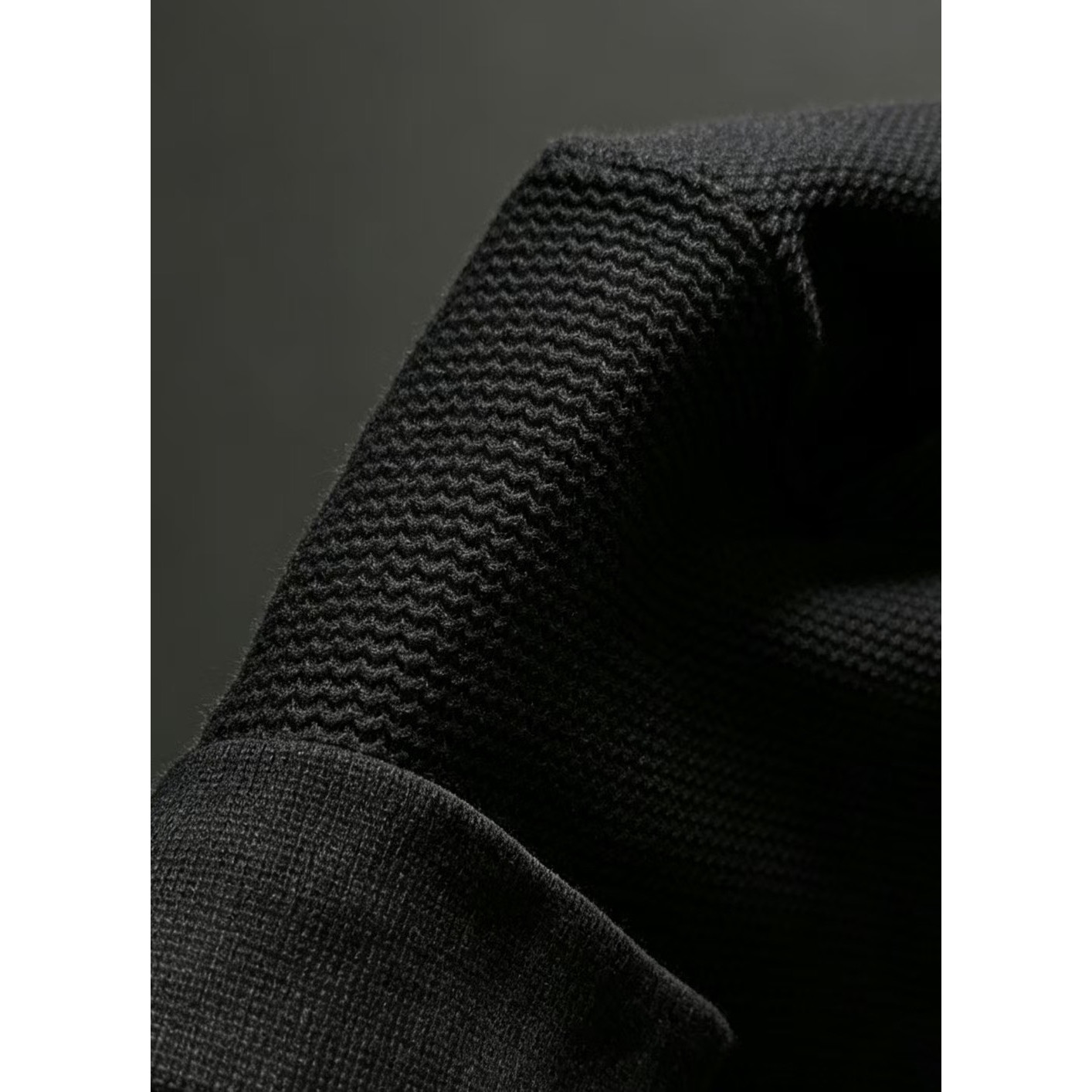 <p>GUCCI&nbsp;高品质男士毛衣(黑)</p>