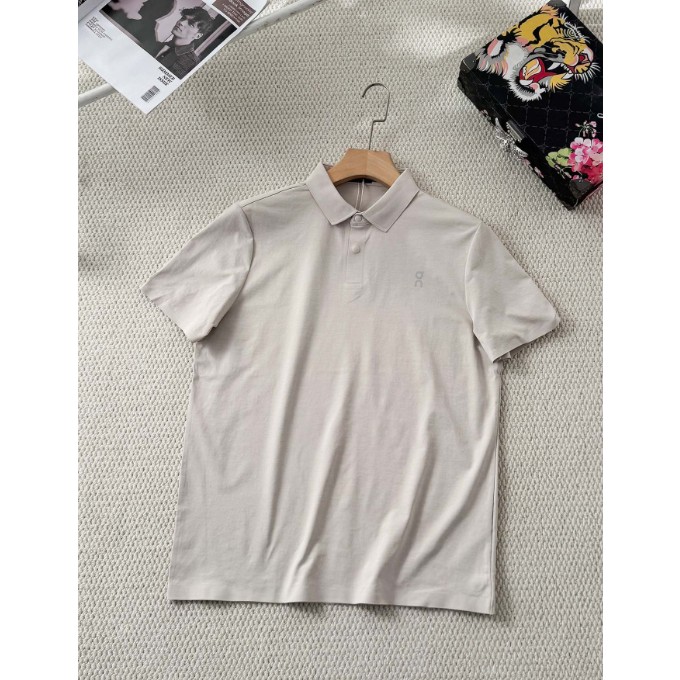 <p>ON 無痕壓膠短袖 POLO 衫(卡其)</p>