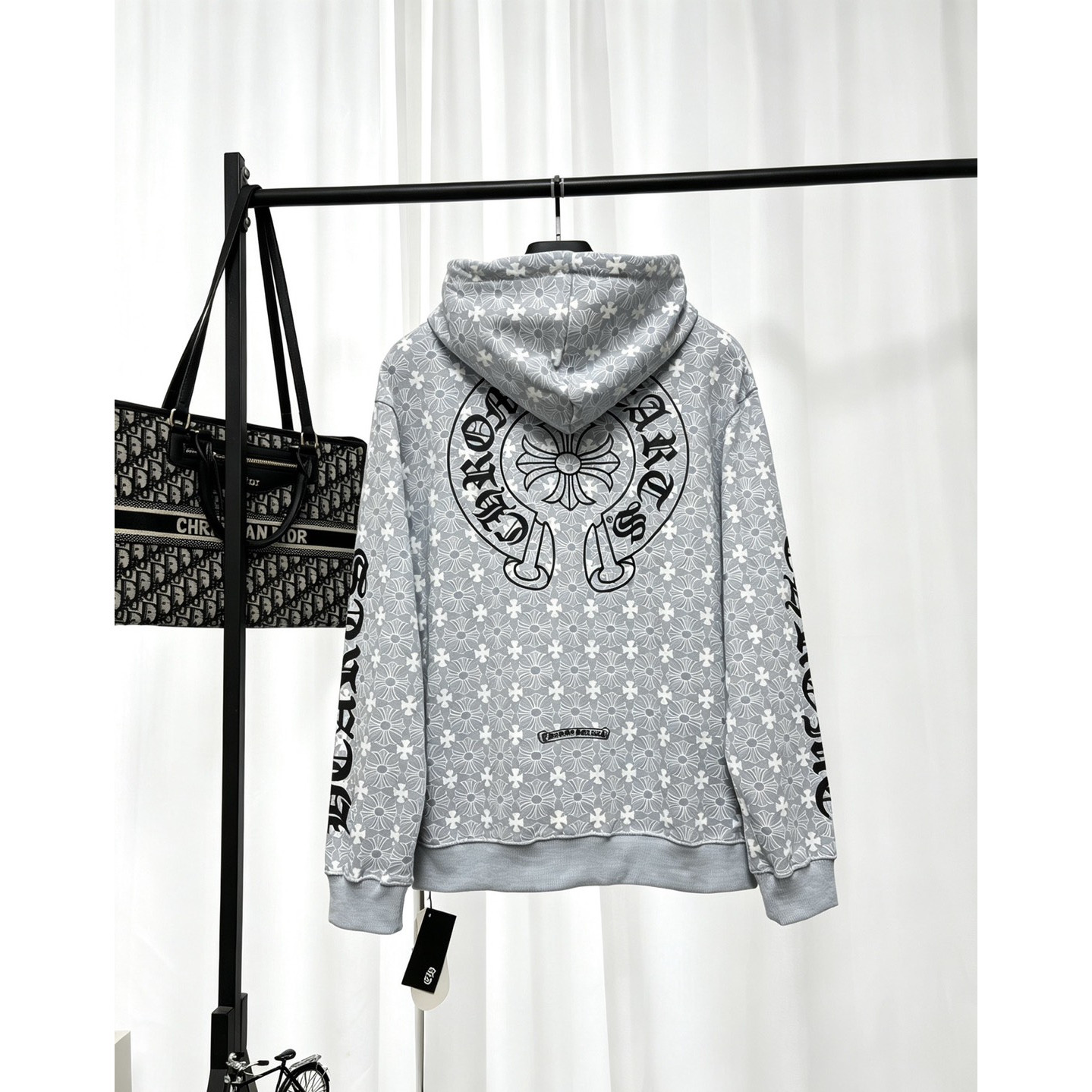 <p>Chrome Hearts 拉链外套</p>

<p>&nbsp;</p>