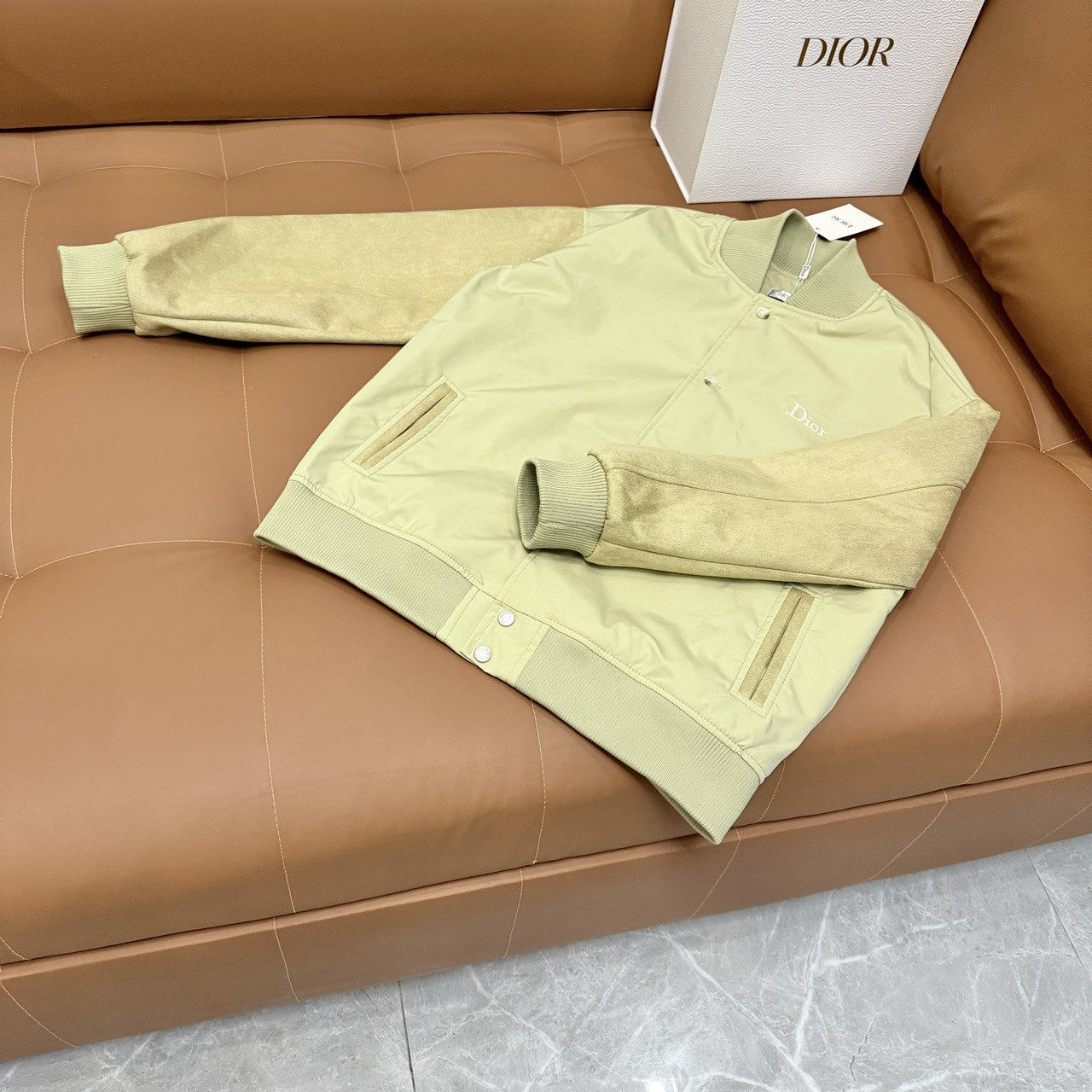 <p>DIOR 走秀款棒球外套(黃)</p>