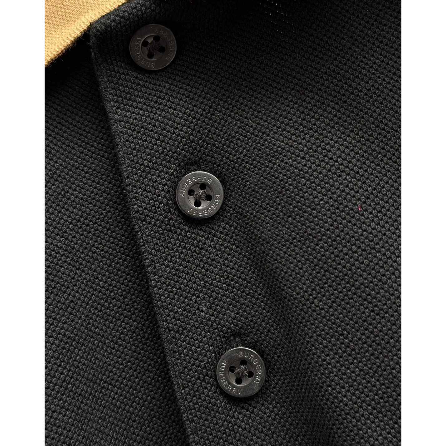 <p>BURBERRY 短袖翻领polo衫(黑)</p>
