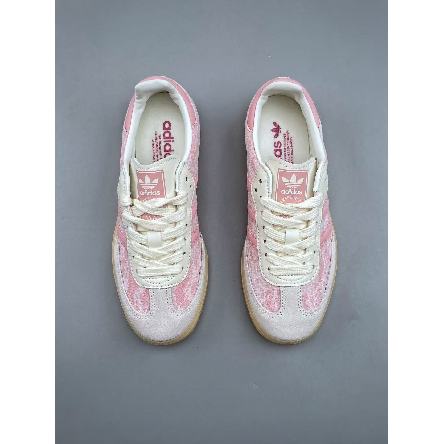 <p>Adidas Samba Vegan 三叶草休闲板鞋(粉色)</p>