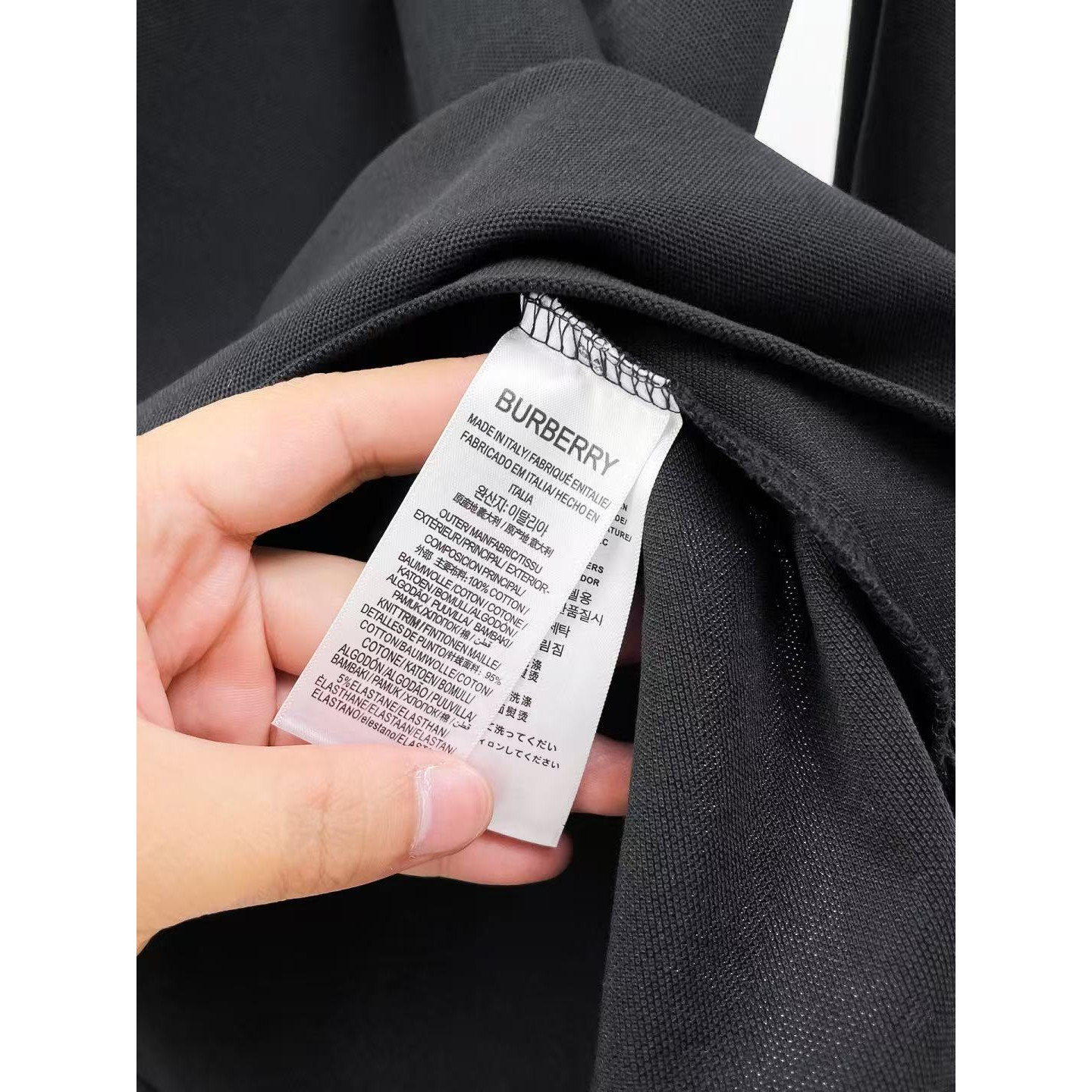 <p>BURBERRY 长袖Polo衫(黑)</p>