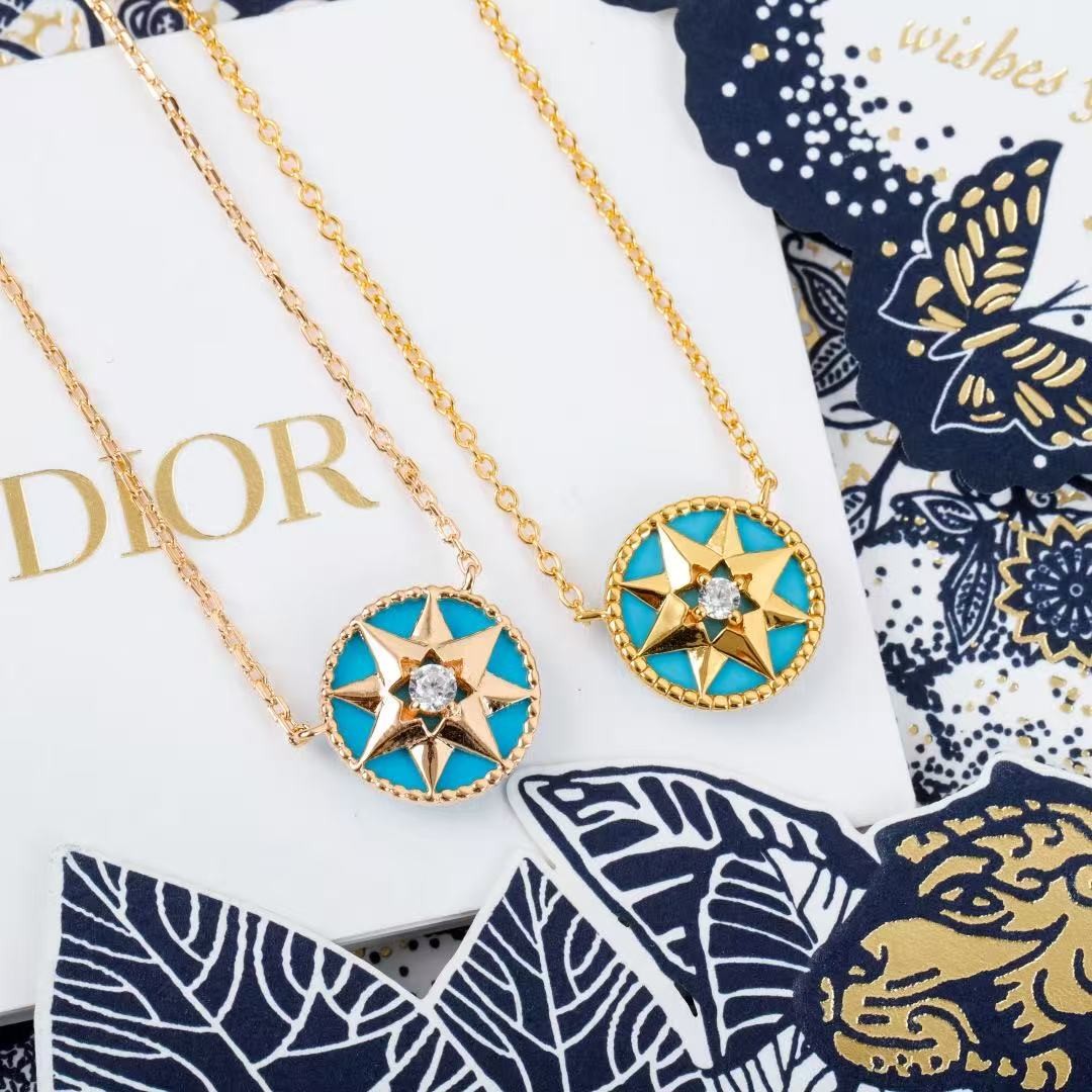 <p>DIOR&nbsp;罗盘项链</p>