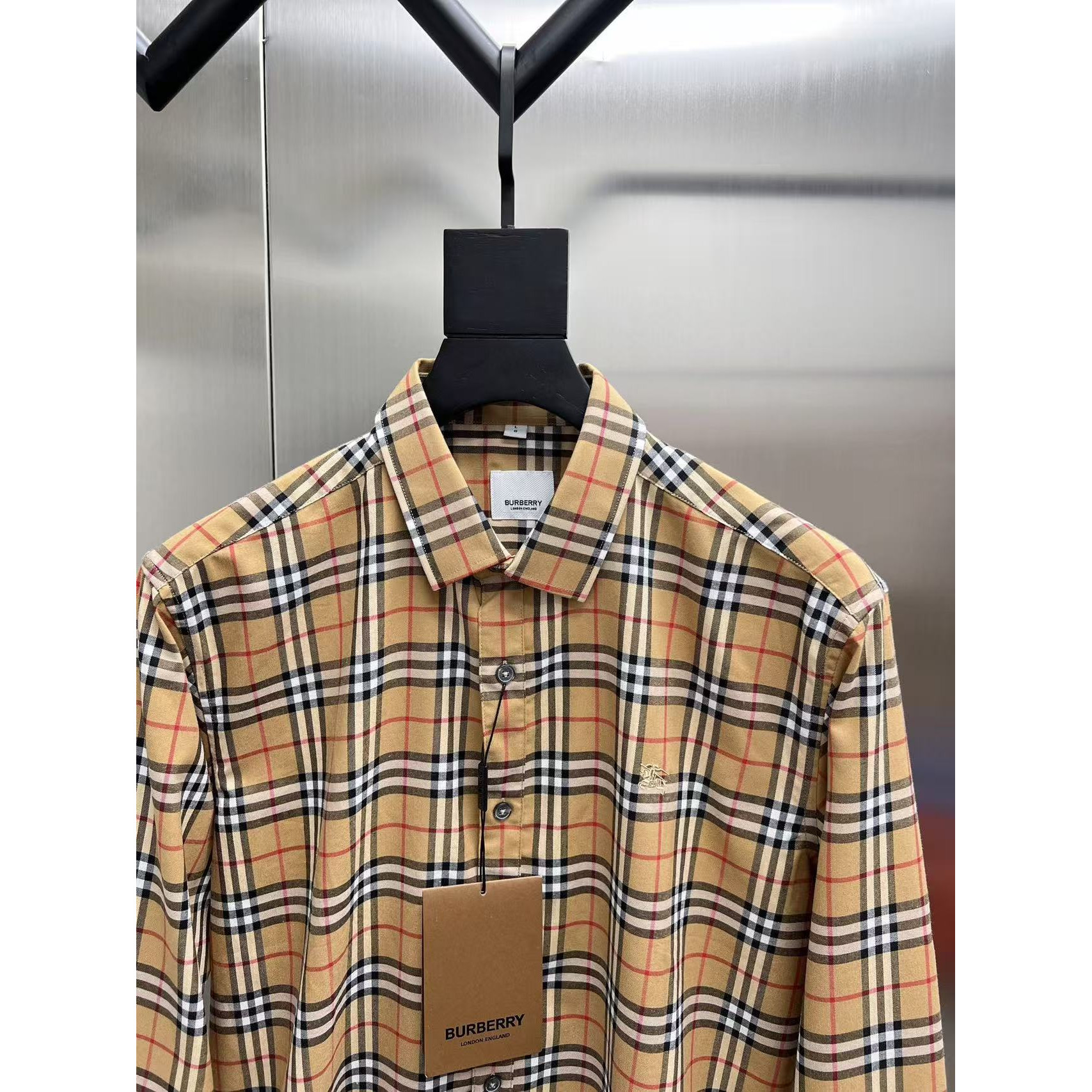 <p>Burberry 长袖衬衫(783231)</p>
