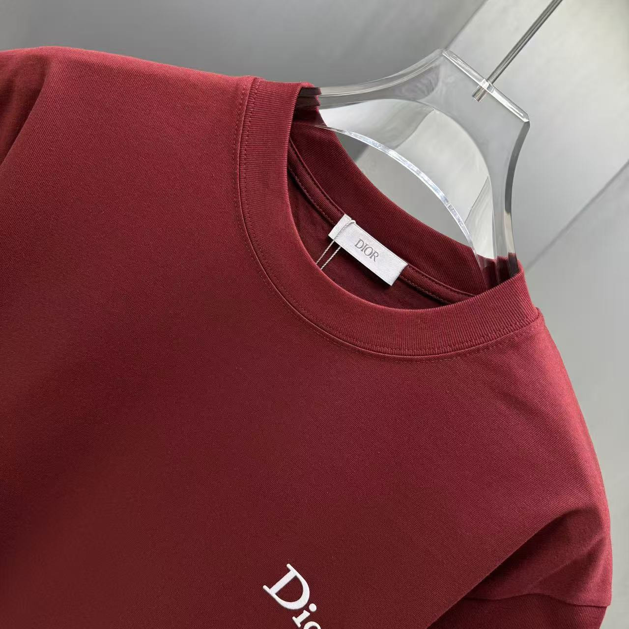<p>DIOR 短袖T恤(紅)</p>