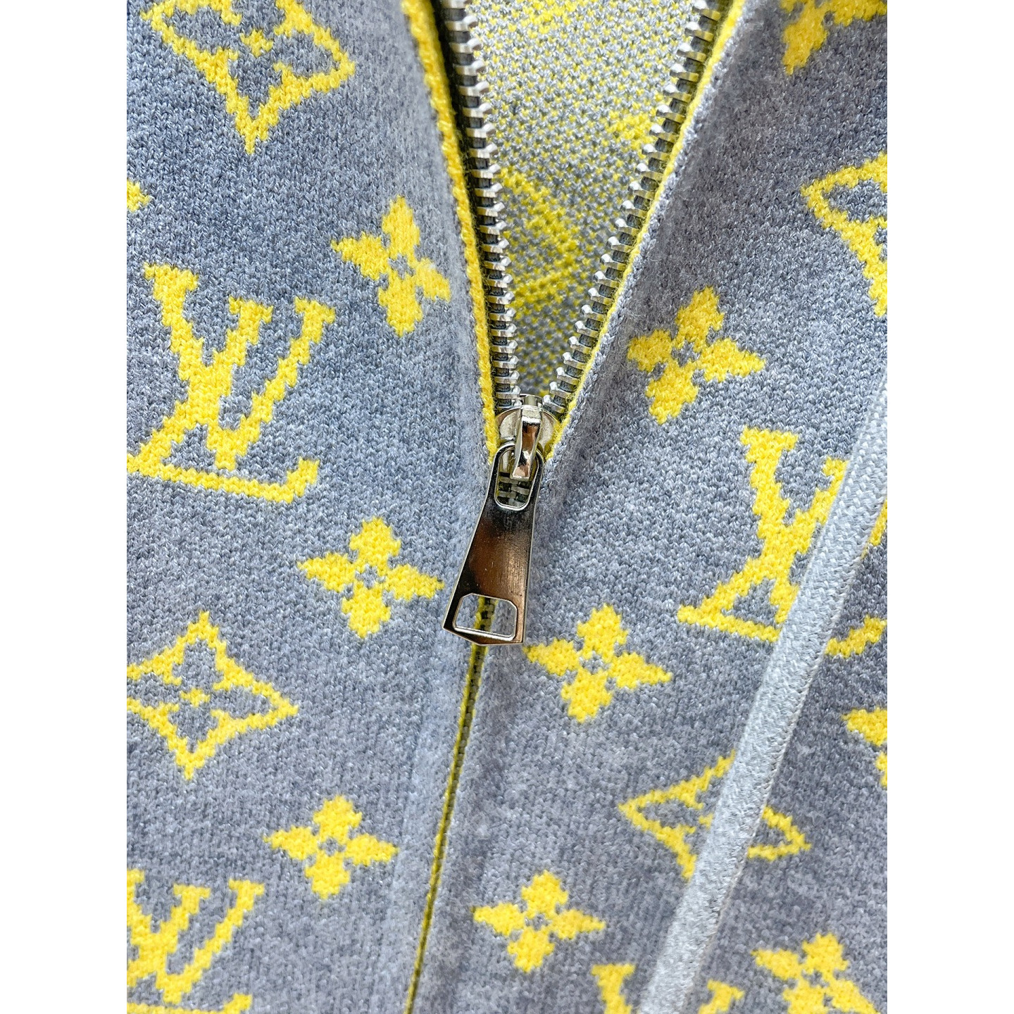<p>LV 精品外套</p>