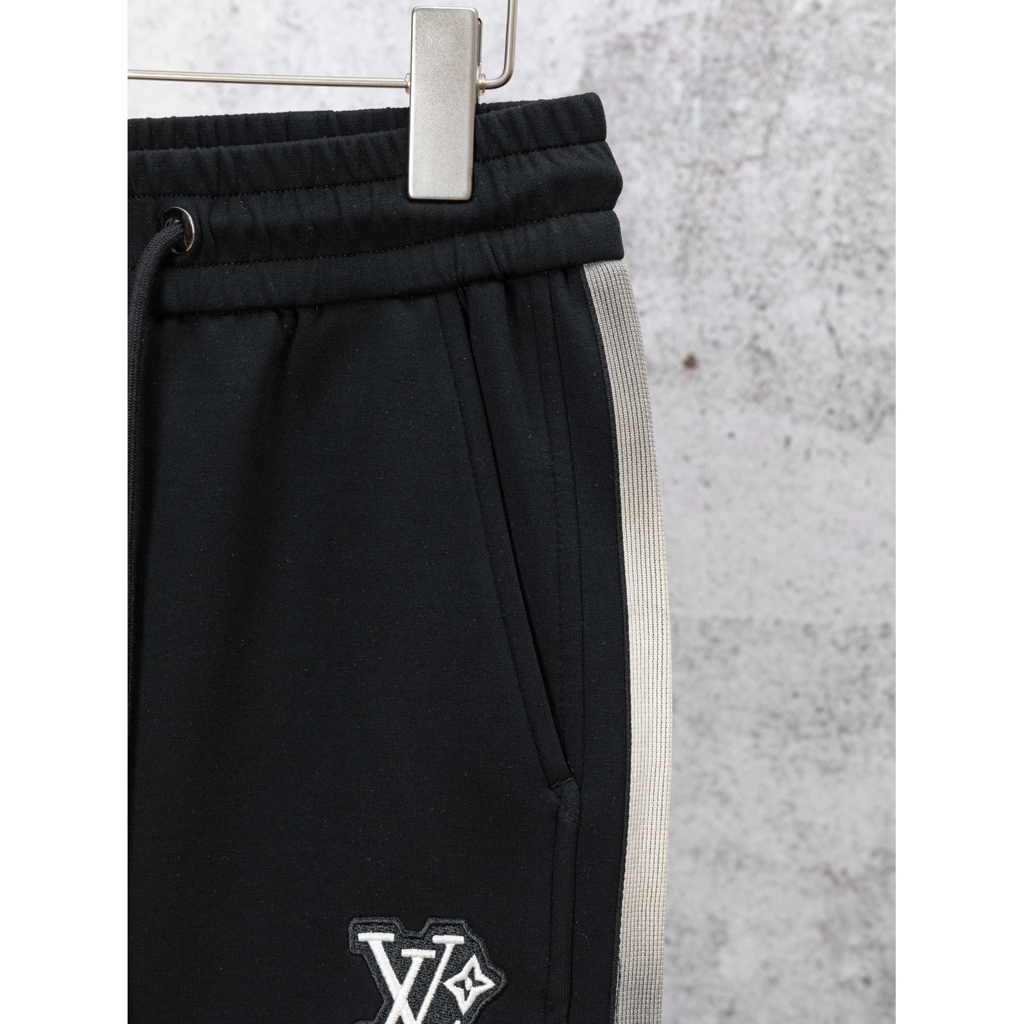 <p>LV 直筒休閒褲(黑色)</p>