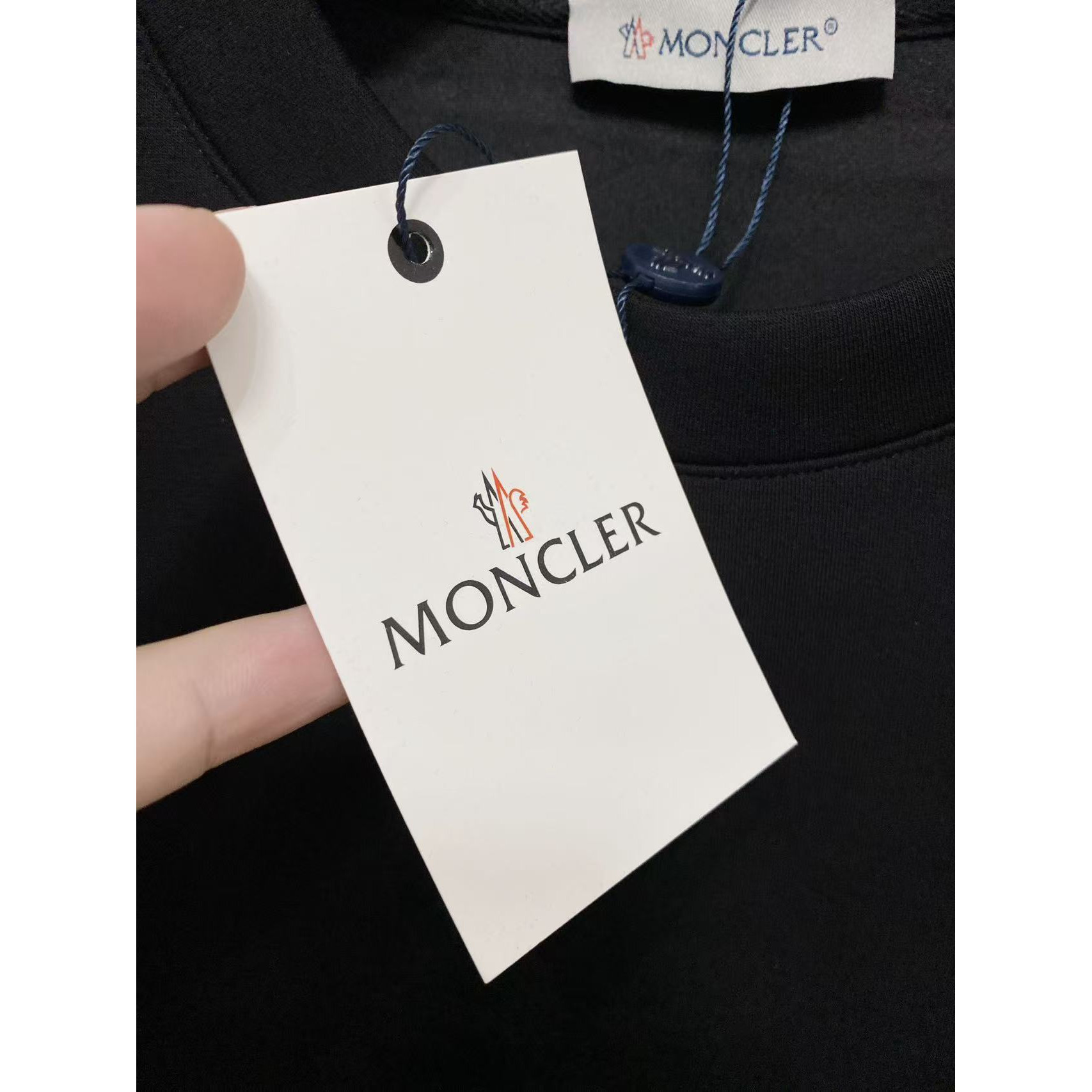 <p>MONCLER 太空棉卫衣(黑)</p>