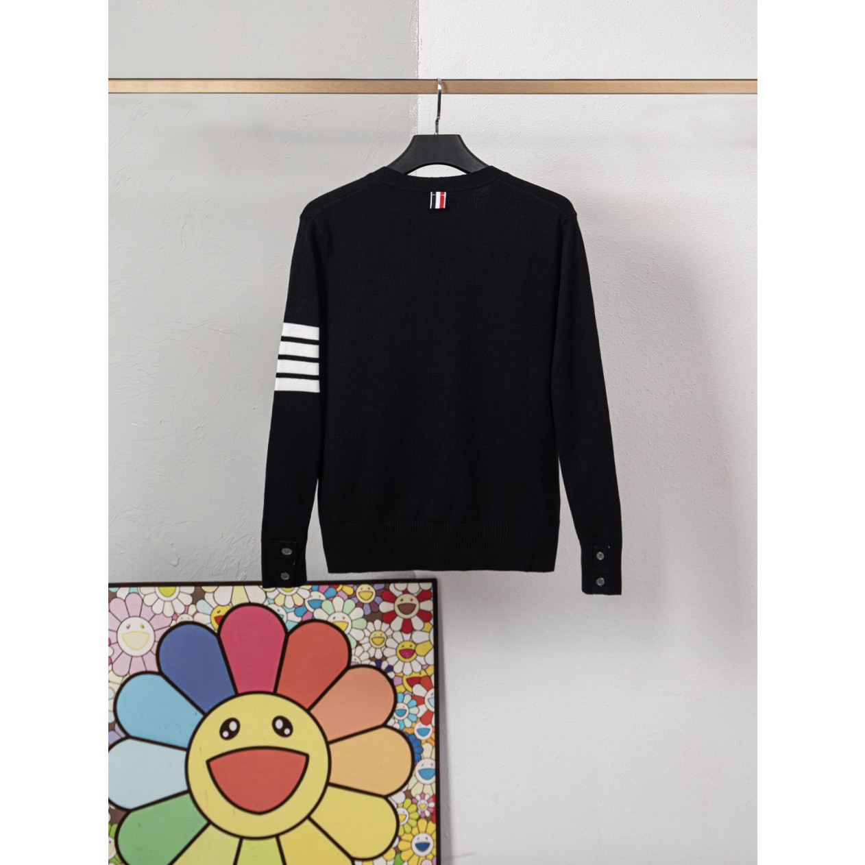 <p>Thom Browne&nbsp;针织开衫外套(黑色DZ17)</p>