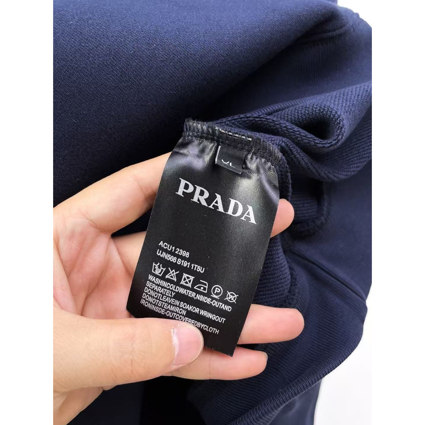 <p>PRADA 圆领卫衣(藍)</p>