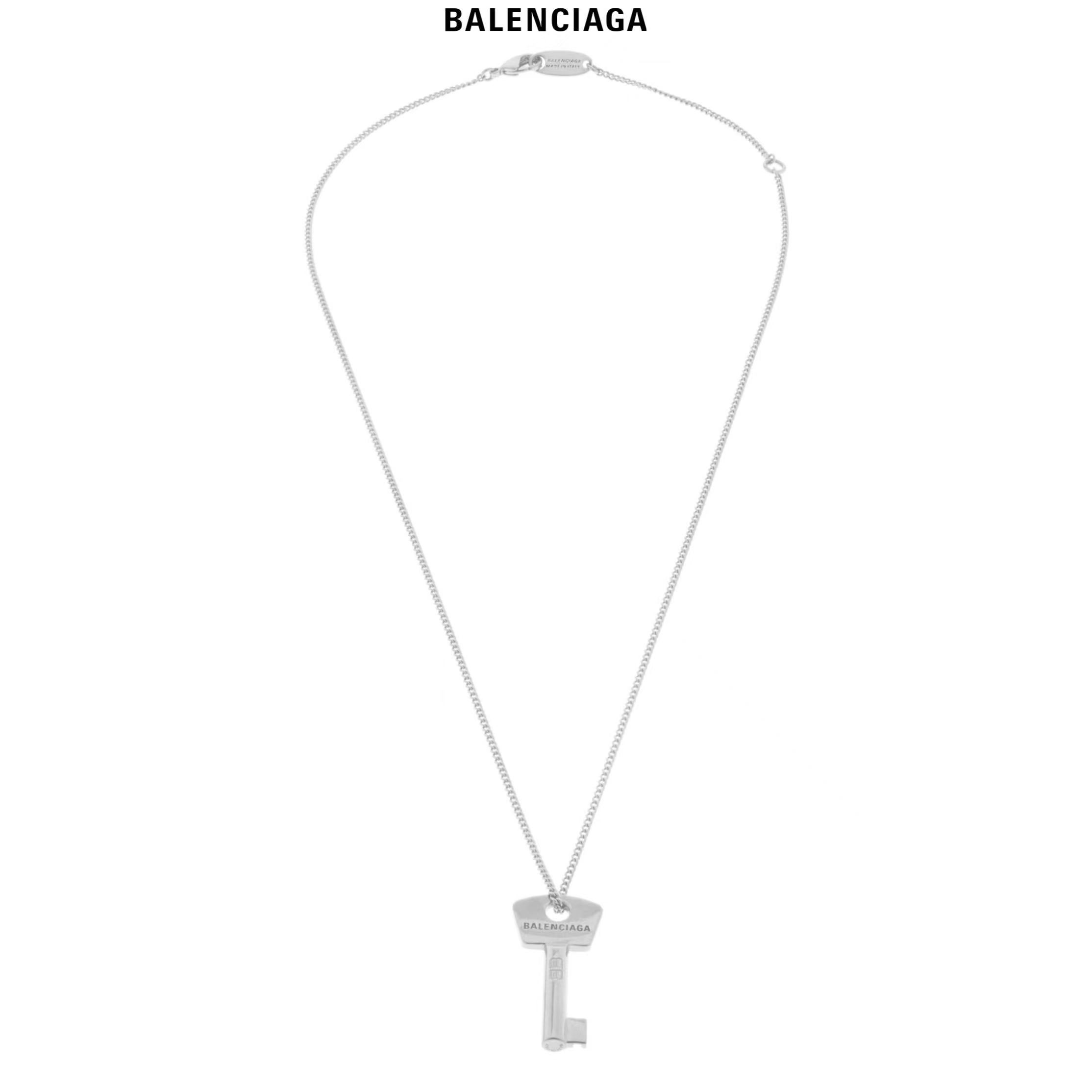 <p>Balenciaga 项链</p>
