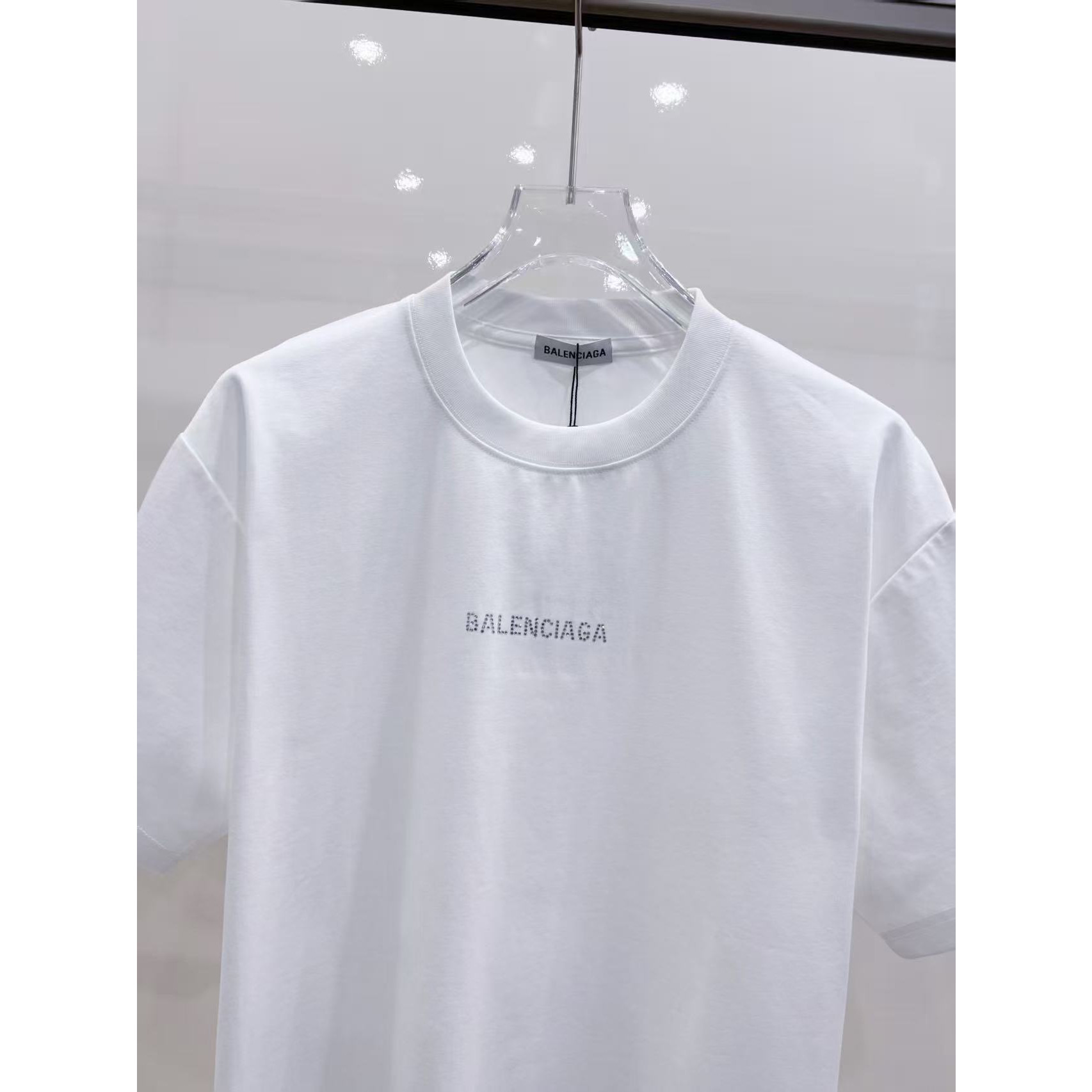 <p>Balenciaga&nbsp;短袖圆领T恤(白)</p>