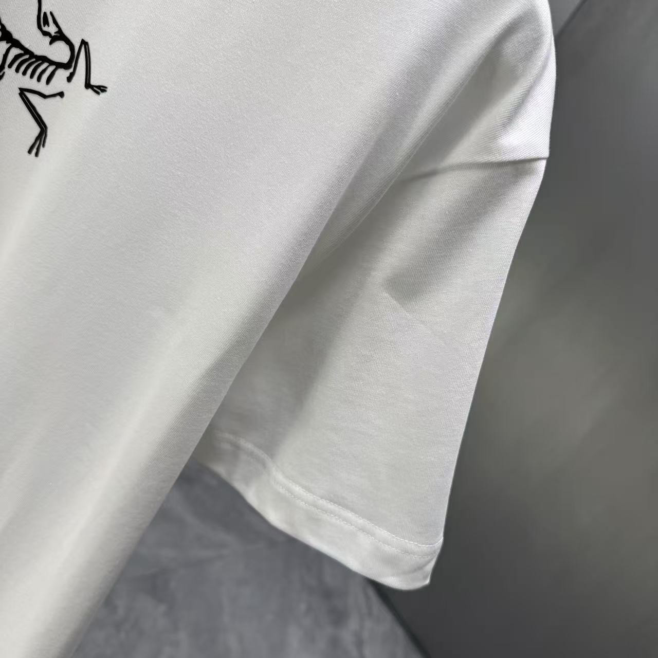 <p>Arc'teryx 短袖T恤(白)</p>