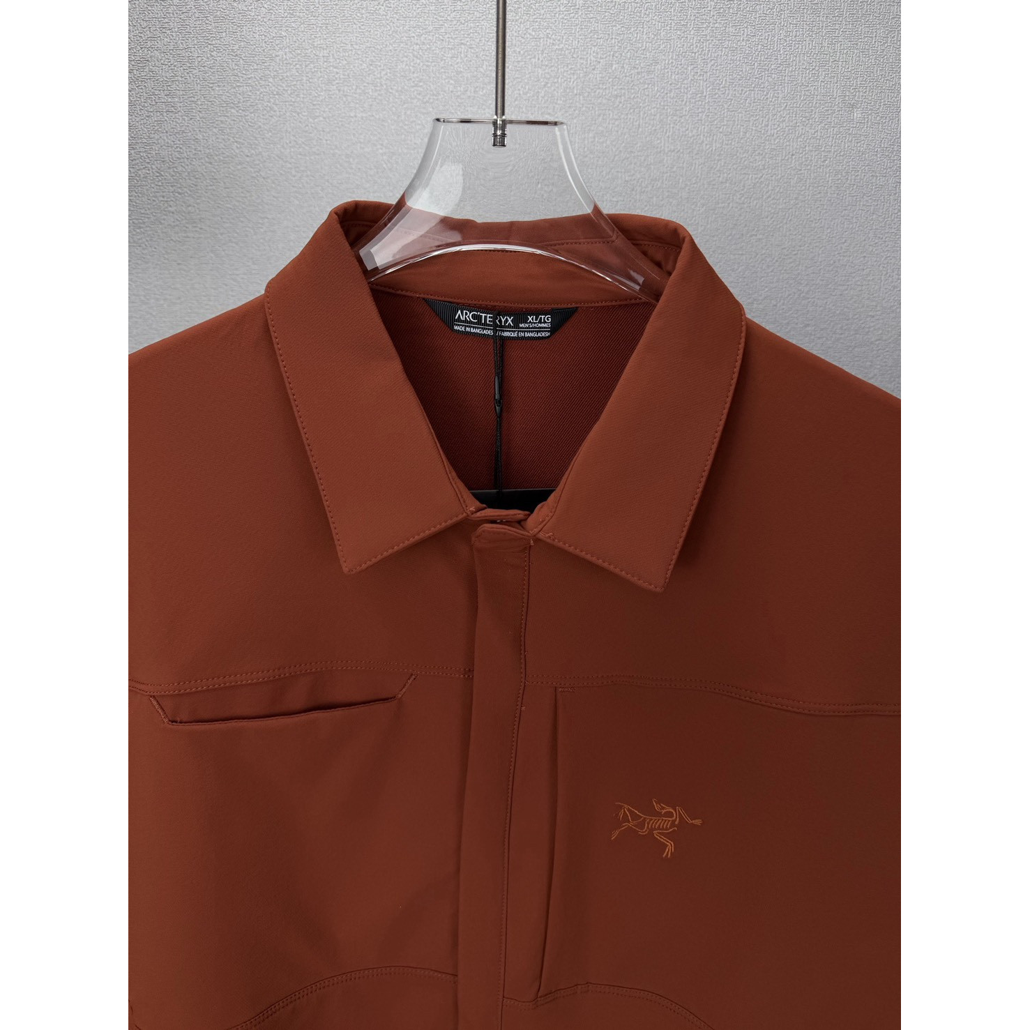 <p>Arc'teryx 情侣款翻领夹克外套(橙色)</p>