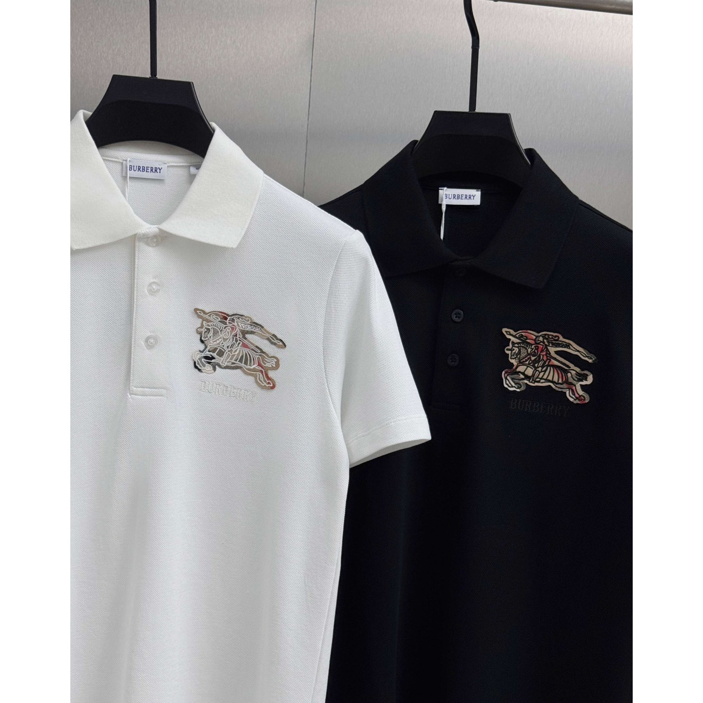 <p>BURBERRY 短袖翻领polo衫(黑)</p>