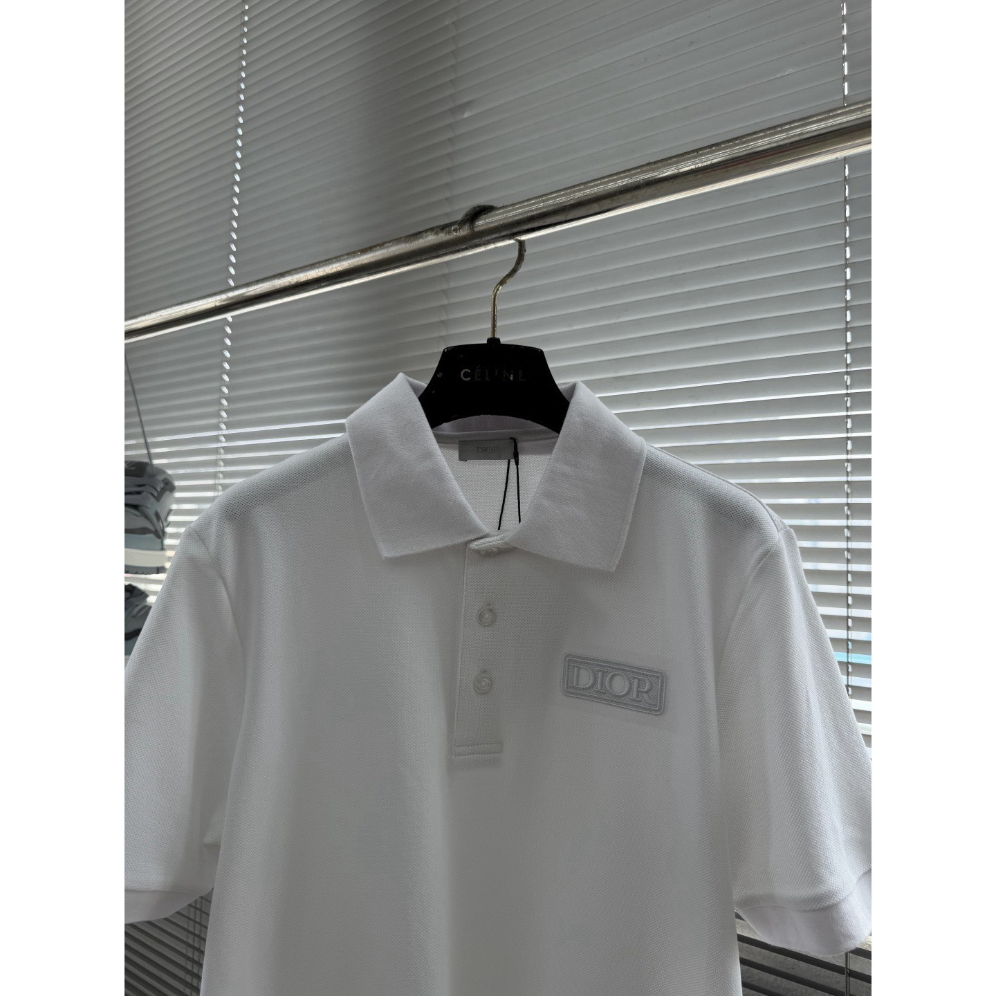 <p>DIOR&nbsp;短袖翻领polo衫(白)</p>
