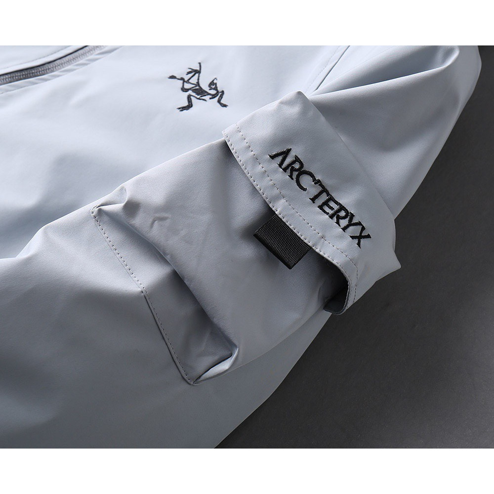 <p>Arc'teryx 新款男士夹克外套</p>