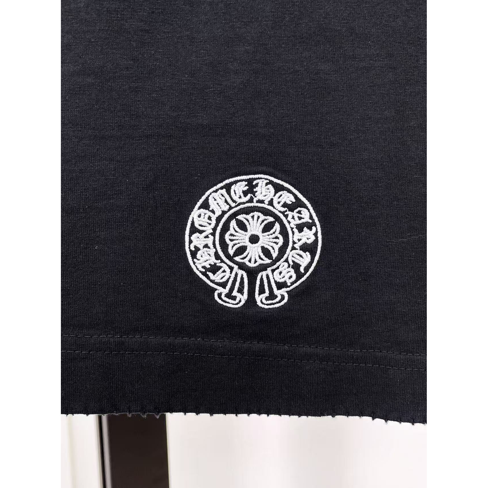<p>CHROME HEARTS&nbsp;专柜新款短袖T恤(黑)</p>