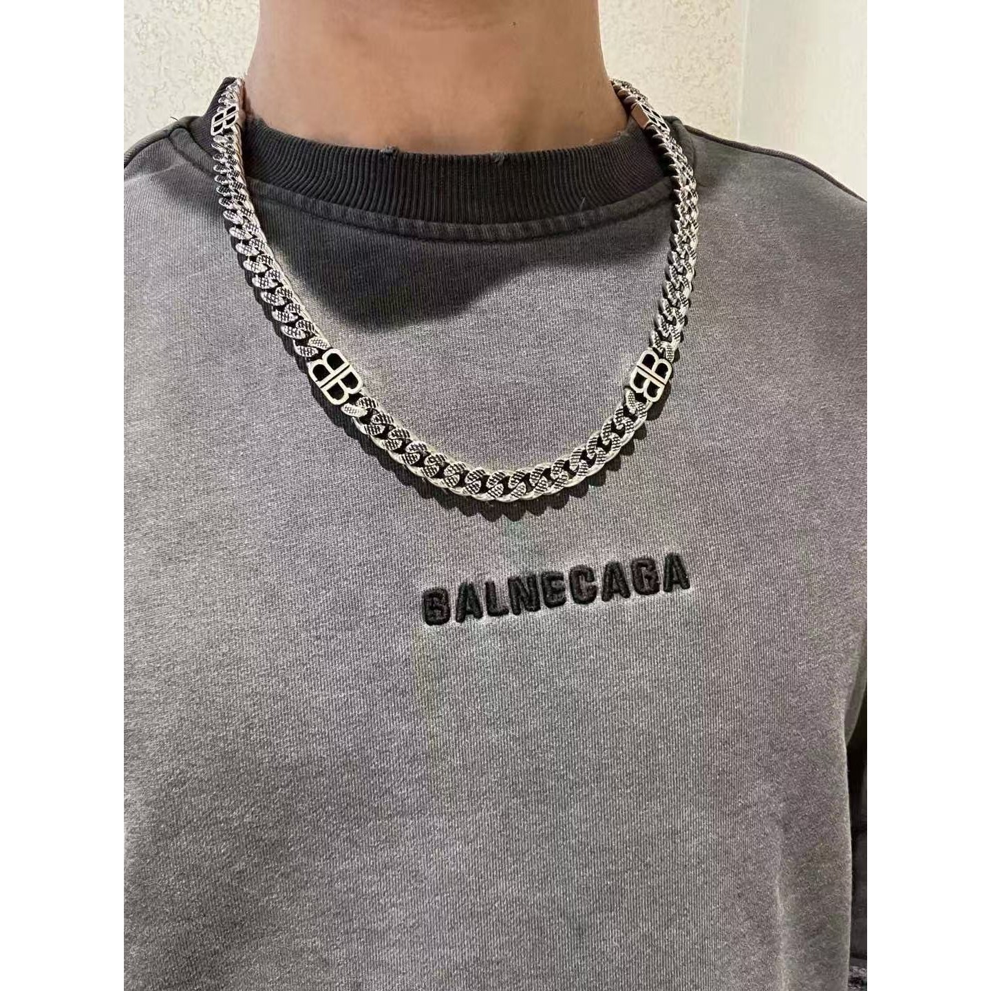 <p>Balenciaga&nbsp;项链</p>