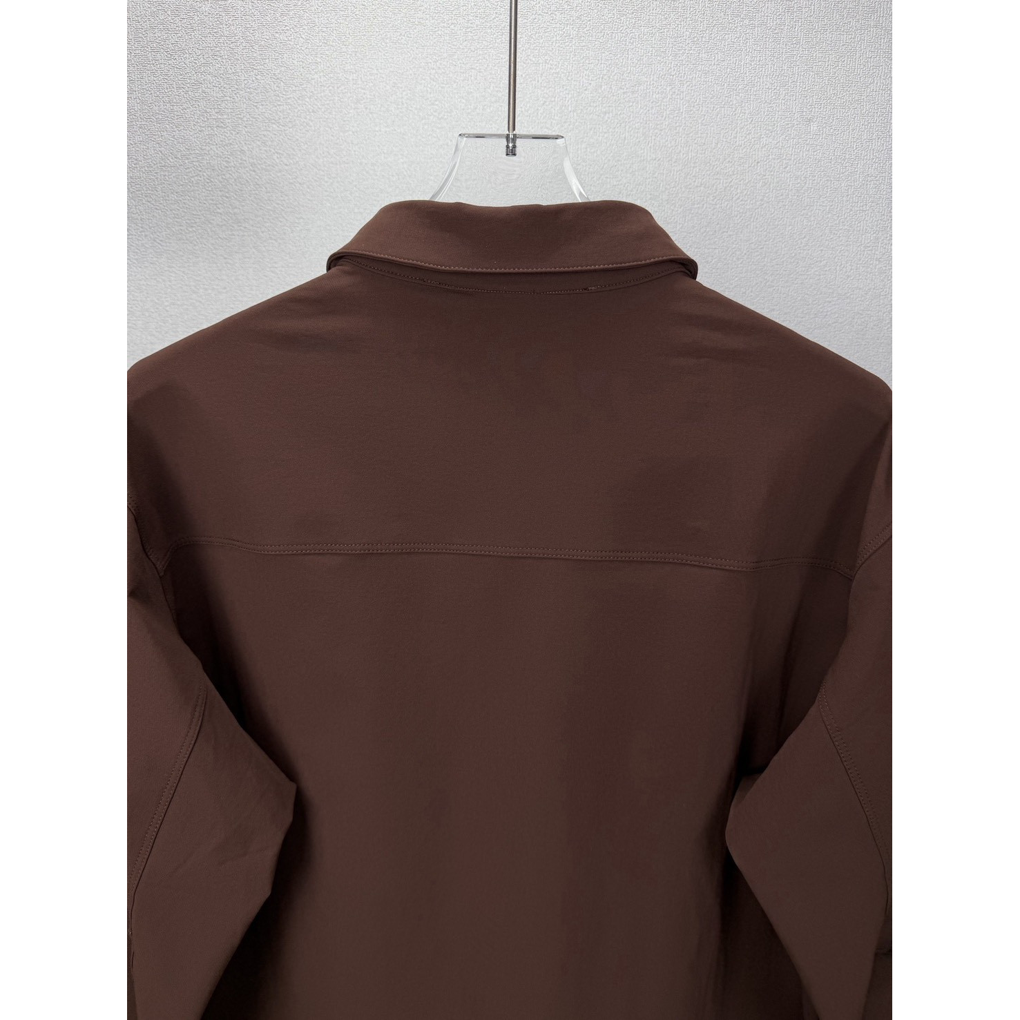 <p>Arc'teryx 情侣款翻领夹克外套(大红色)</p>