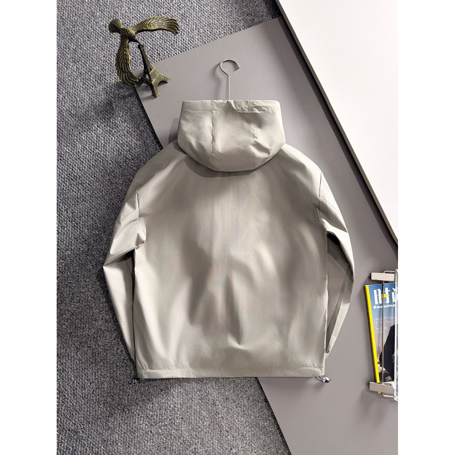<p>DIOR&nbsp;最新款拉链风衣冲锋衣防水夹克外套</p>