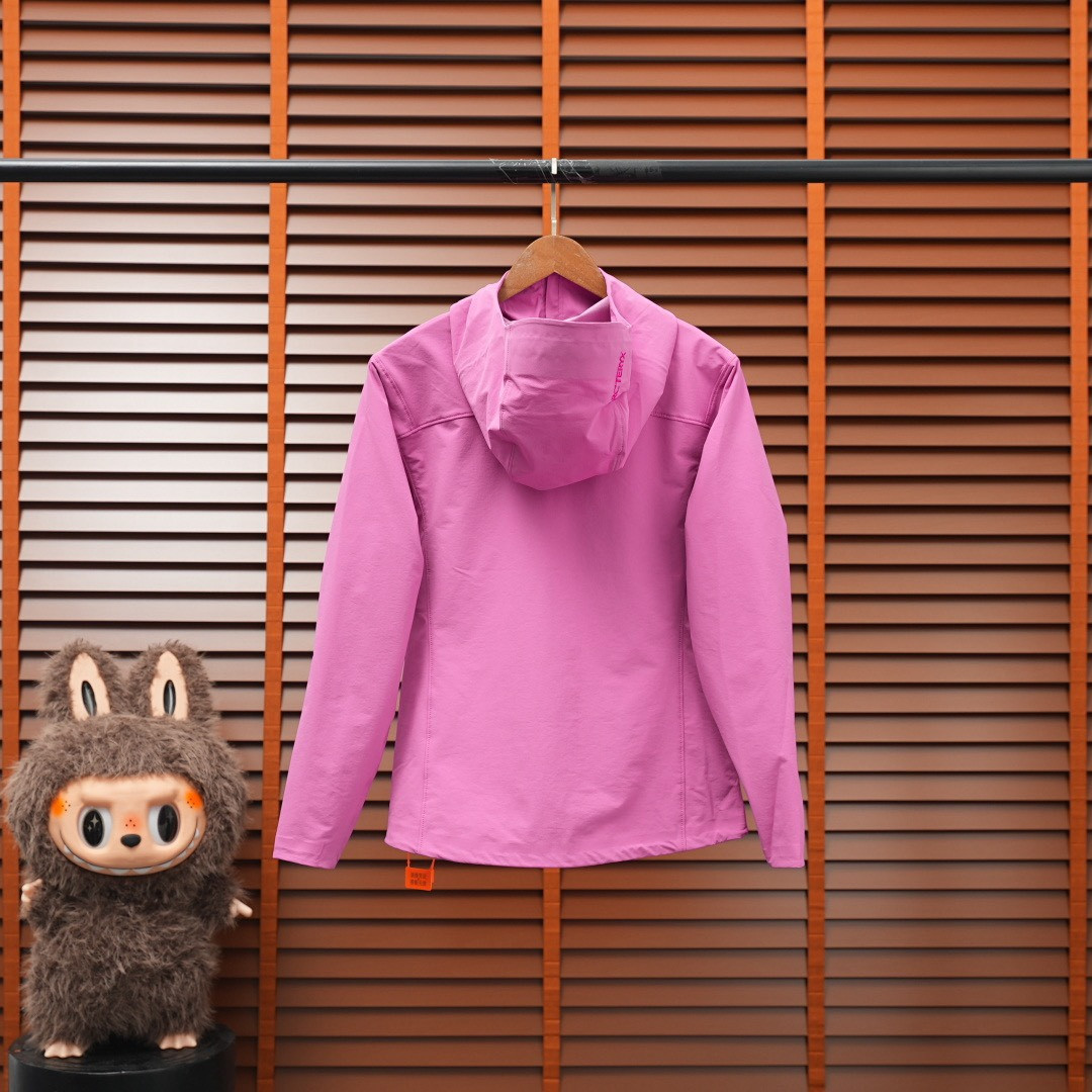 <p>ARC'TERYX 女款Hoody软壳连帽夹克(朝霞粉)</p>