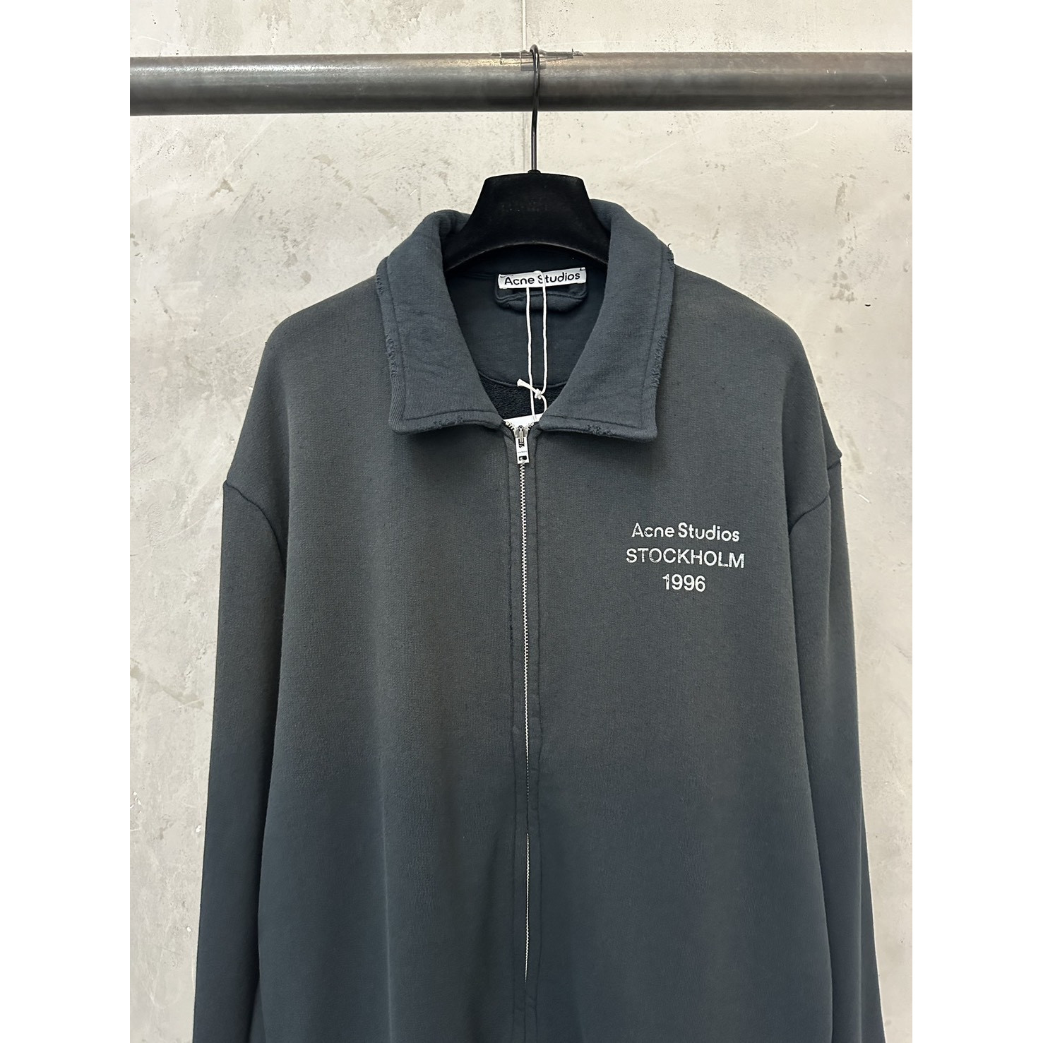 <p>Acne Studios 拉链外套(深炭灰)</p>