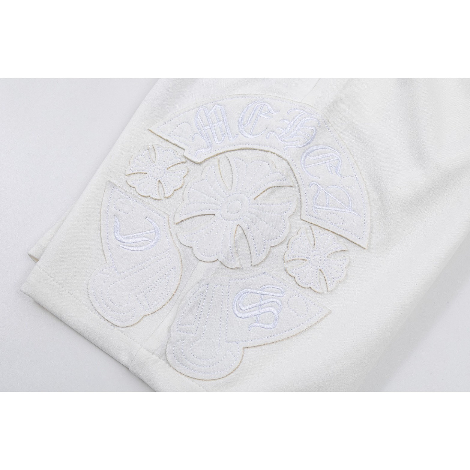 <p>CHROME HEARTS 休闲短裤(白)</p>
