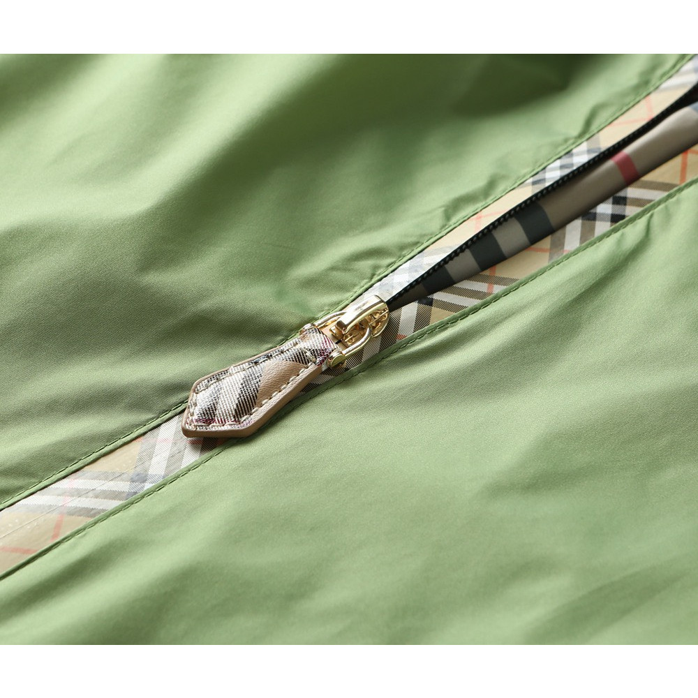 <p>BURBERRY 夹克外套(时尚设计师款)(綠)</p>