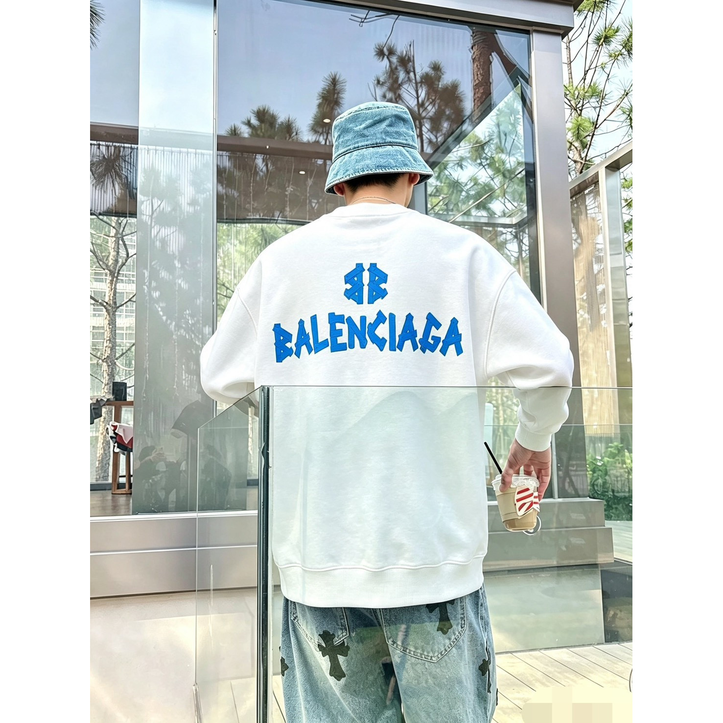 <p>Balenciaga 圆领长袖卫衣(白)</p>