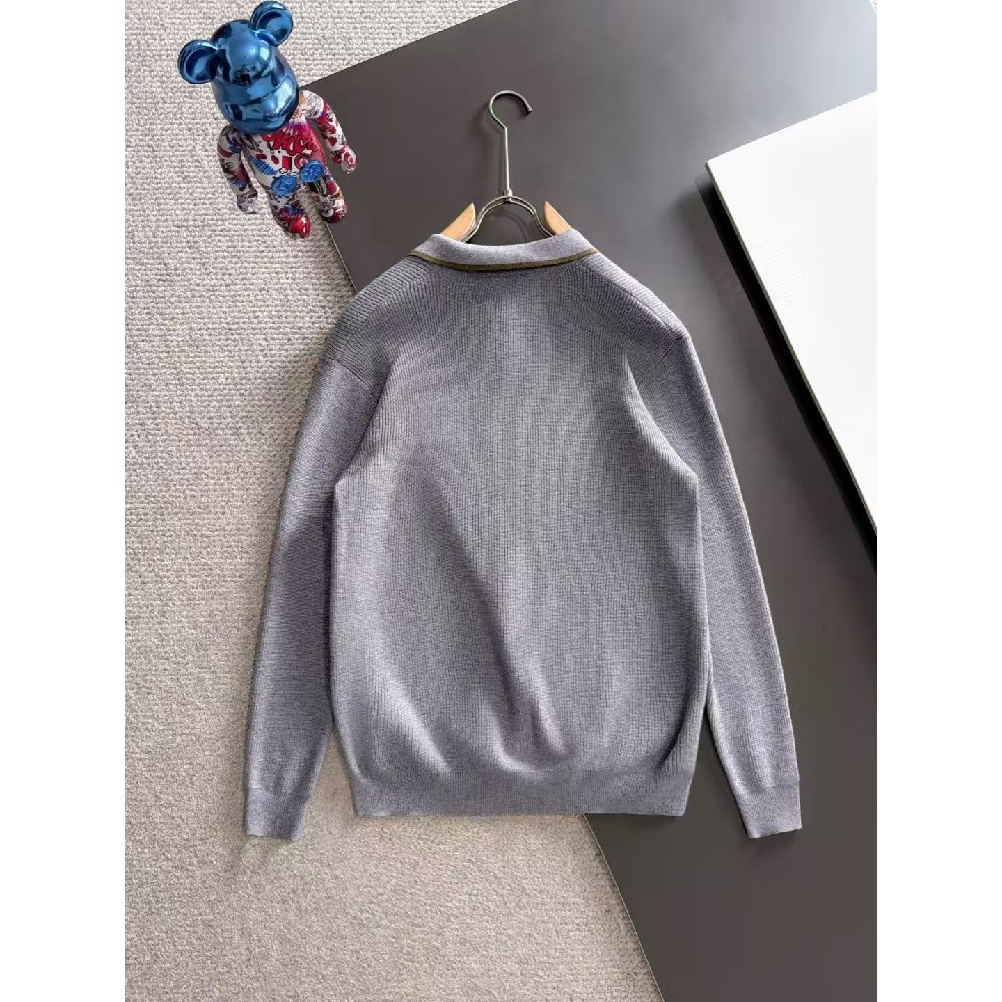 <p>GUCCI&nbsp;秋冬官网最新毛衣(灰)</p>