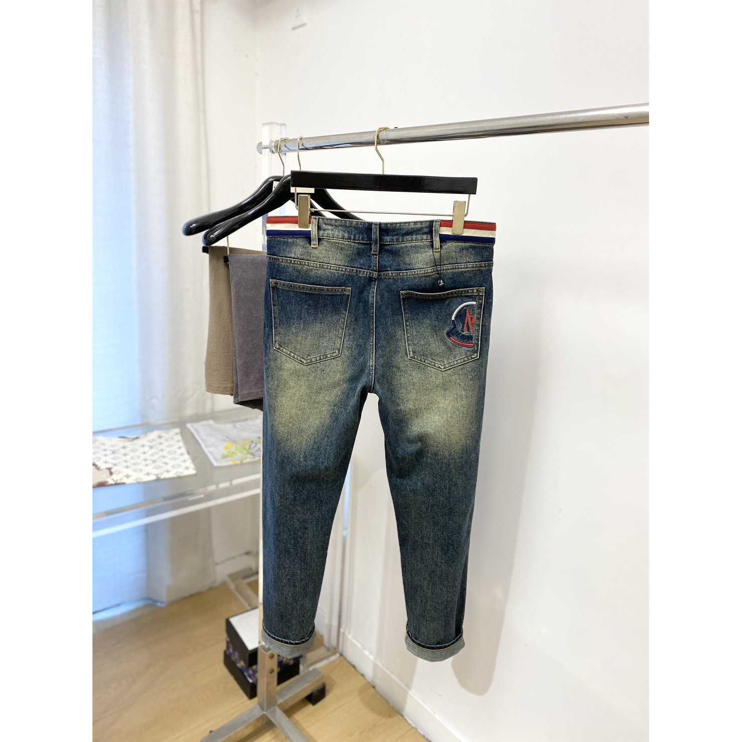 <p>MONCLER 休闲牛仔裤</p>