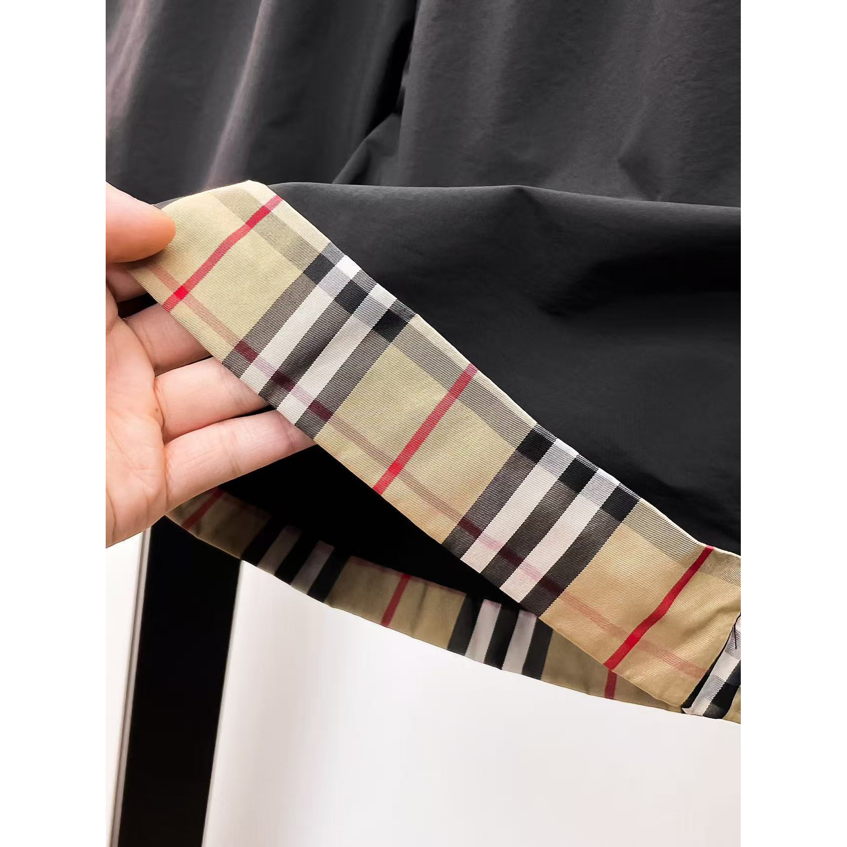 <p>BURBERRY 专柜新款休闲短裤(黑)</p>