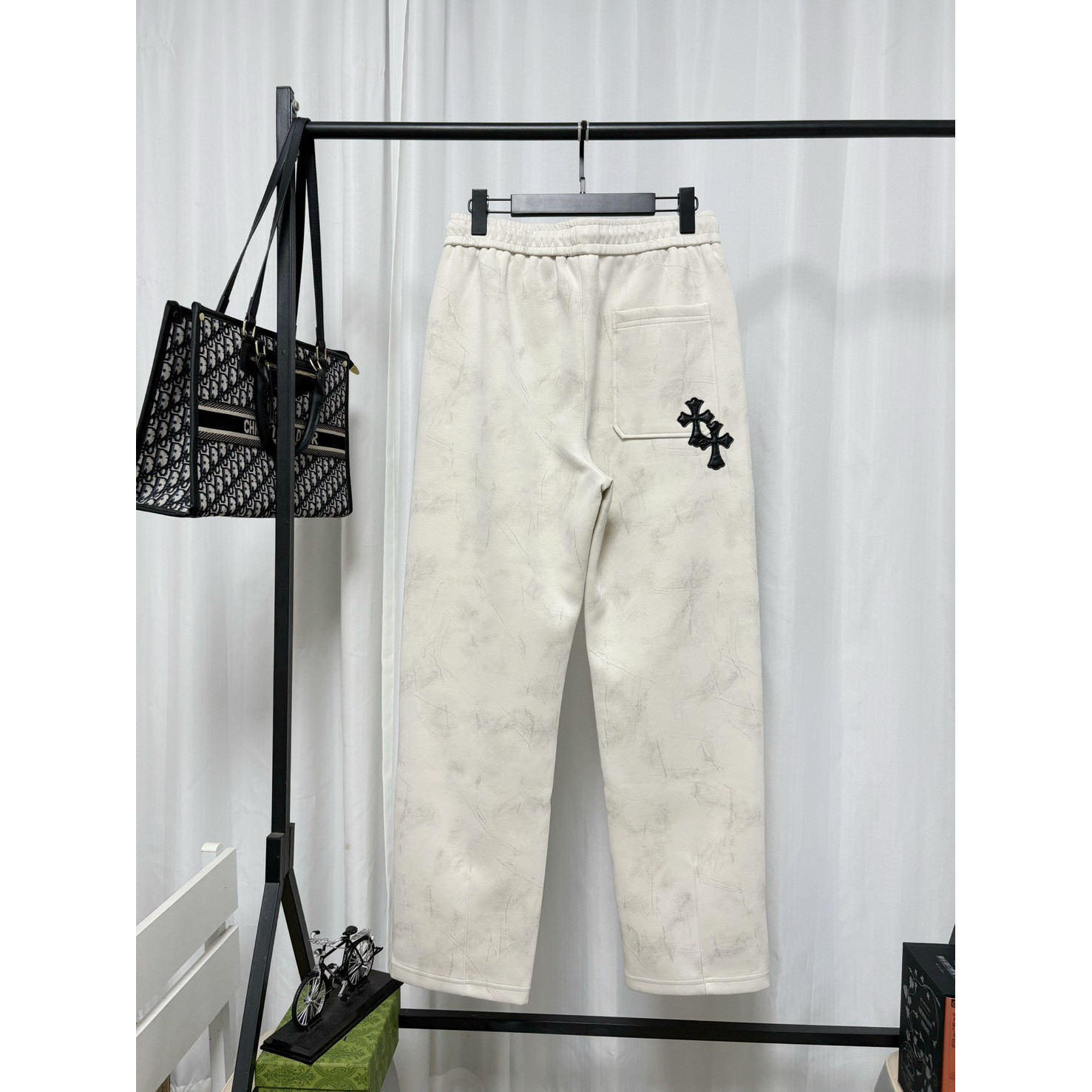 <p>Chrome Hearts 休闲长裤(白)</p>