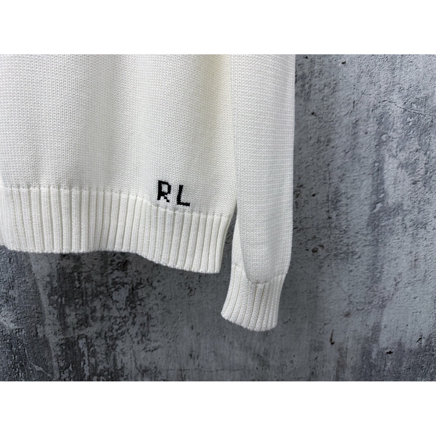 <p>Ralph Lauren 宽松版棉圆领针织衫(白)</p>