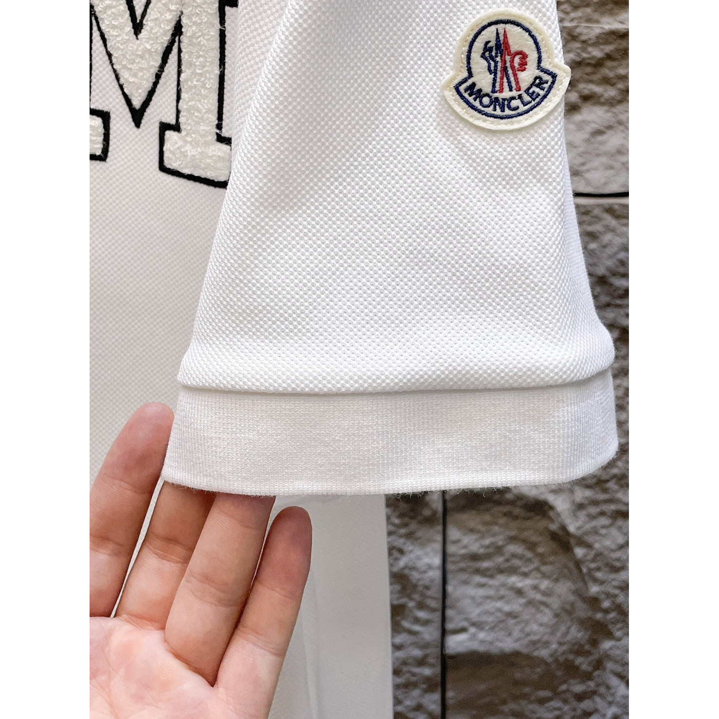 <p>MONCLER&nbsp;短袖翻领polo衫(白)</p>