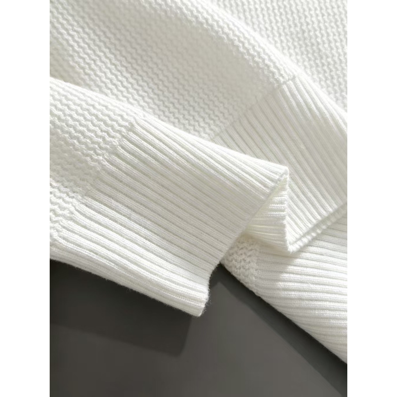 <p>Loro Piana V领针织马甲(白)</p>