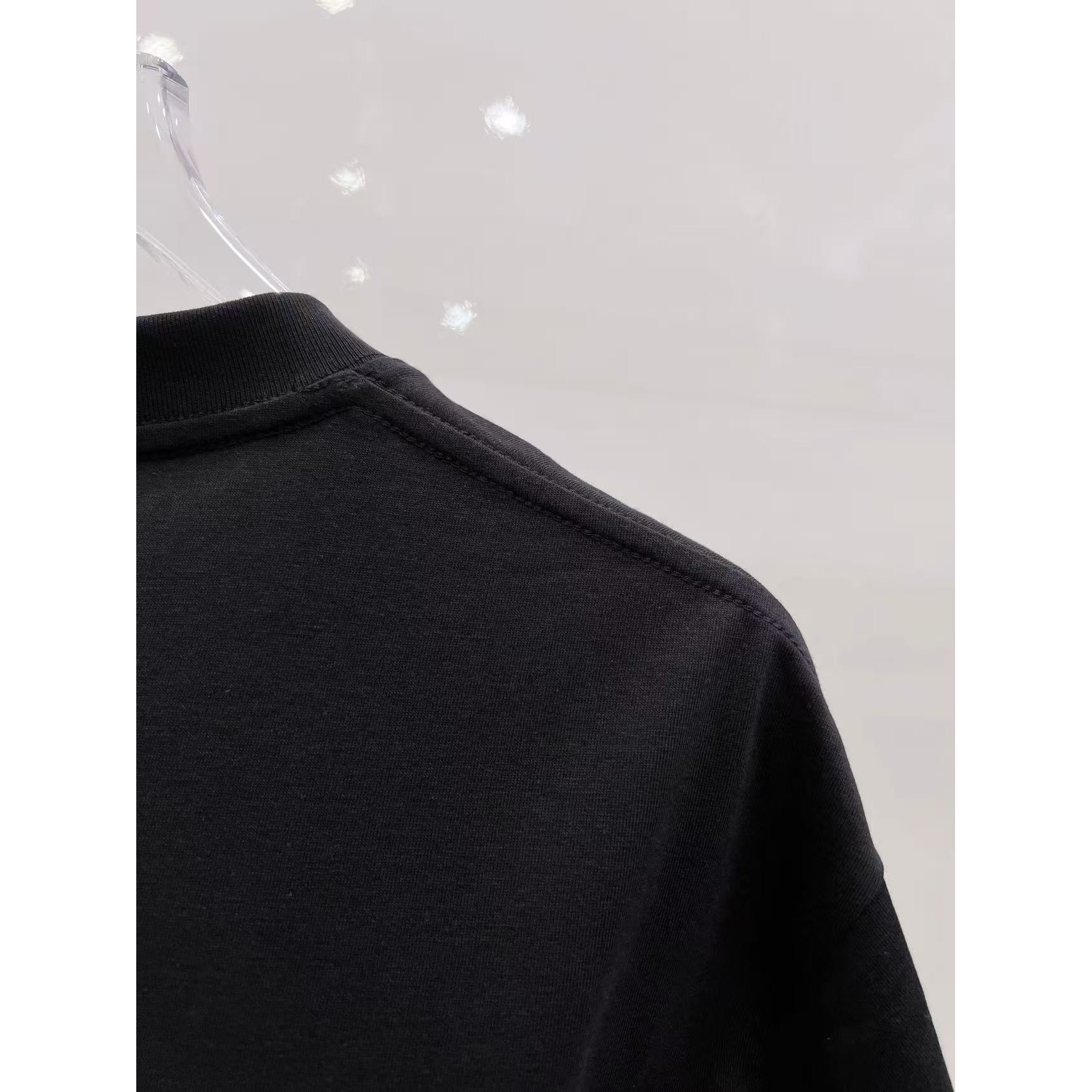 <p>Arc'teryx 短袖圆领T恤(黑)</p>