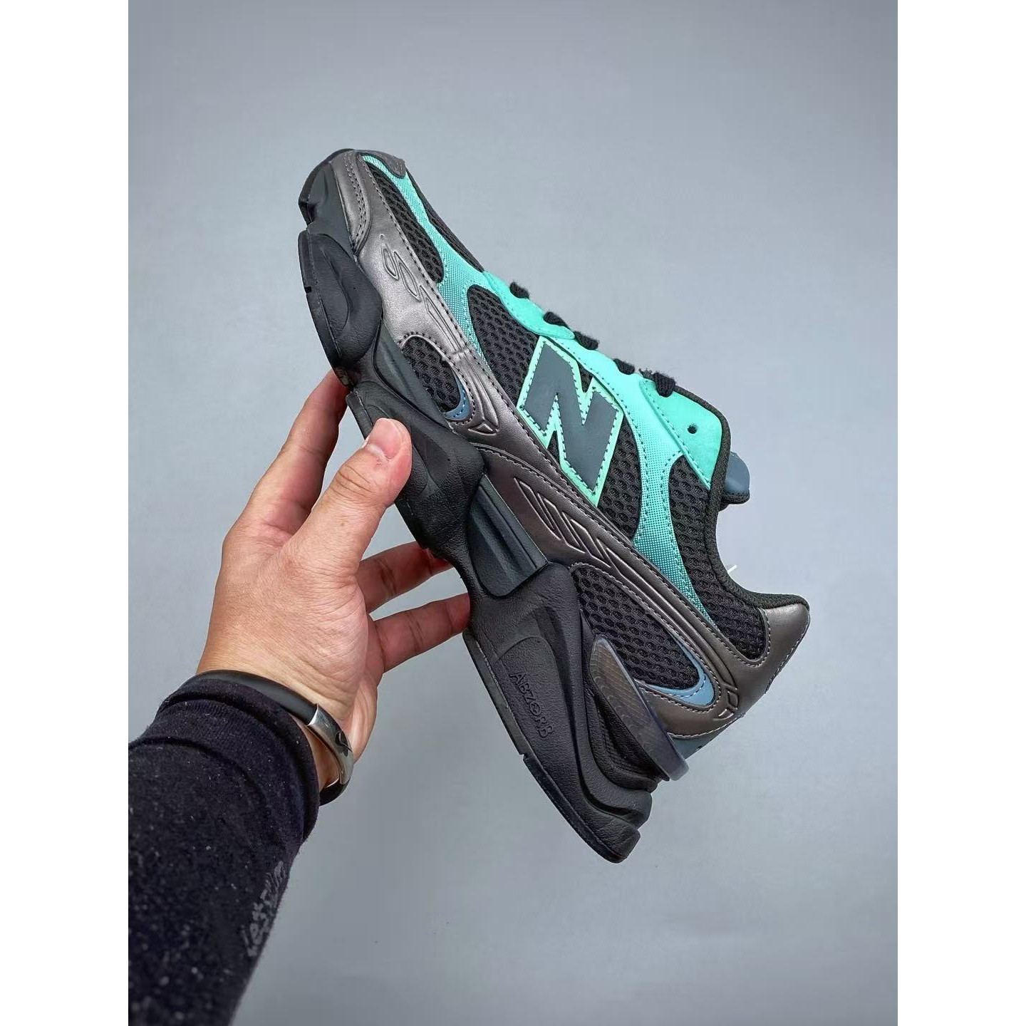 <p>New Balance NB9060 休闲生活鞋</p>