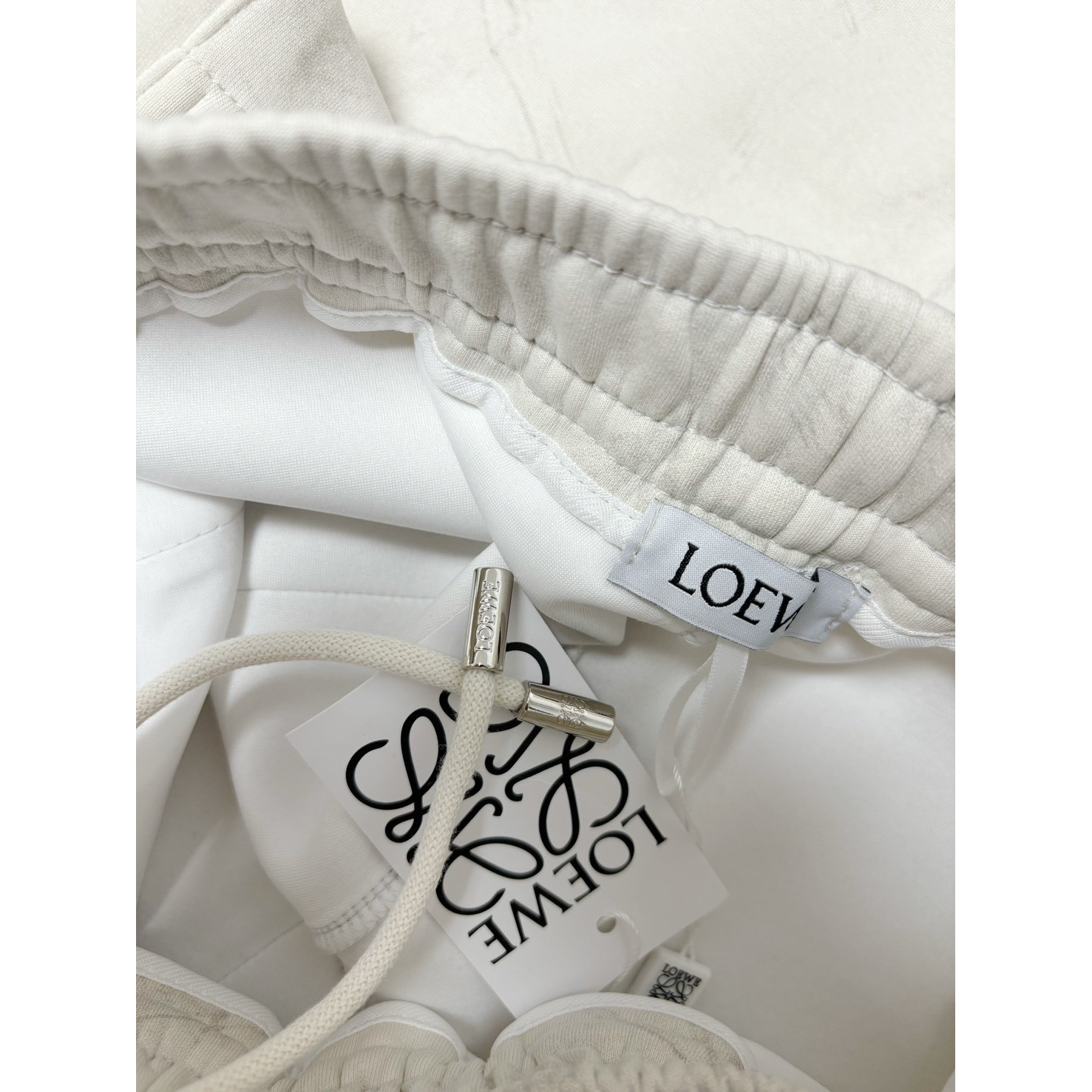 <p>LOEWE 刺绣休闲长裤(灰)</p>