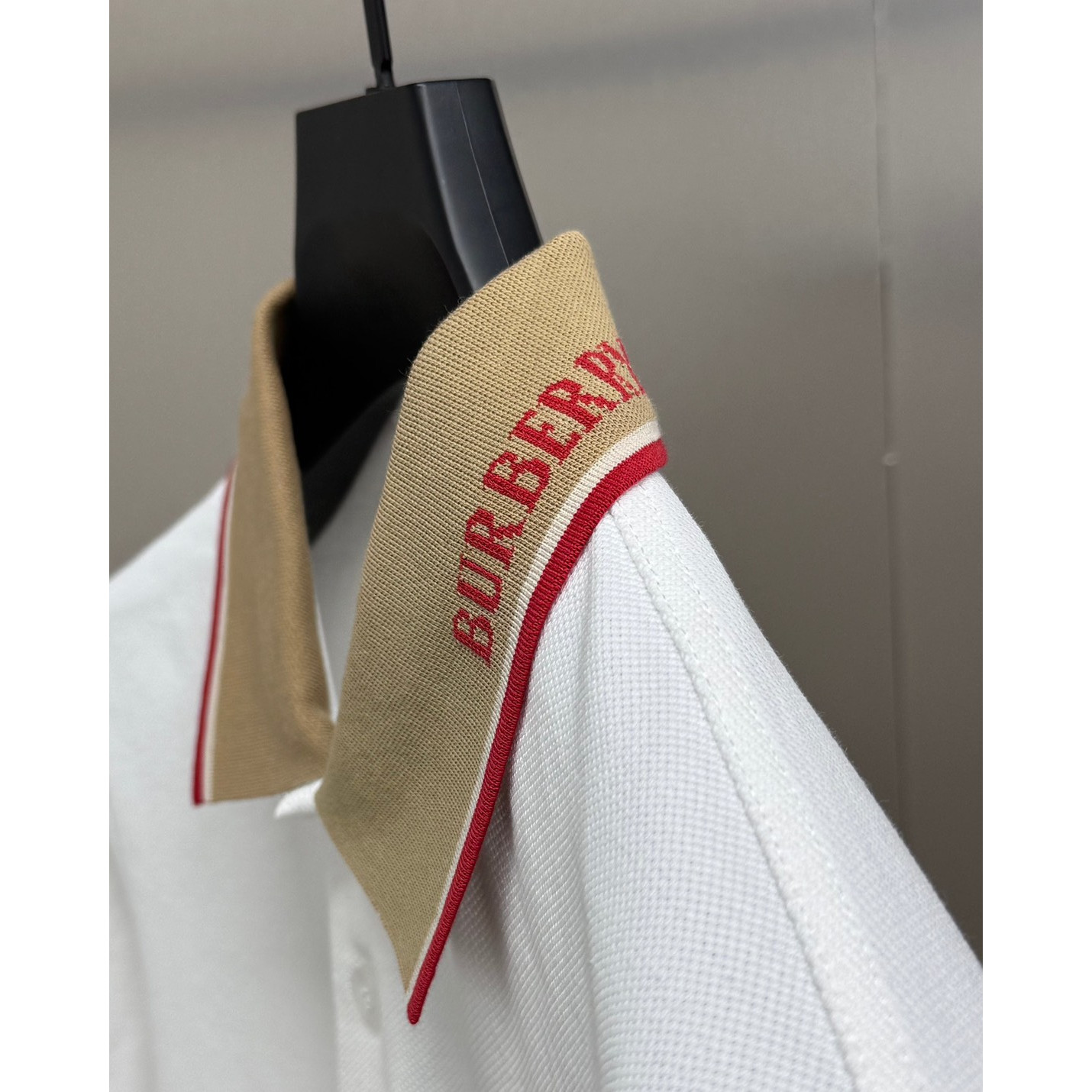 <p>BURBERRY 短袖翻领polo衫(白)</p>